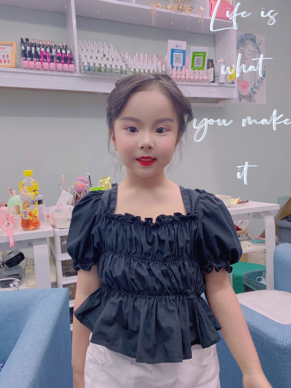 幼儿舞台淡妆这个小朋友太漂亮了 幼儿舞台淡妆这个小朋友太漂亮了