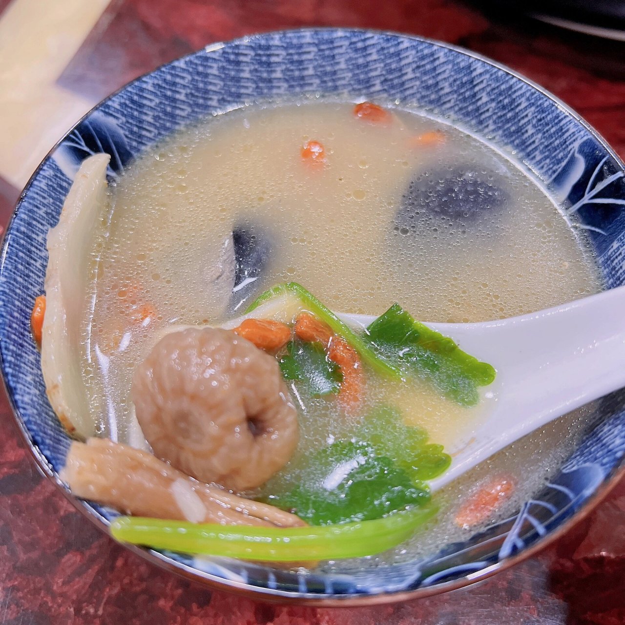 补气健脾润肺之沙参玉竹党参无花果乌鸡汤 今天推荐的是补气润肺清补