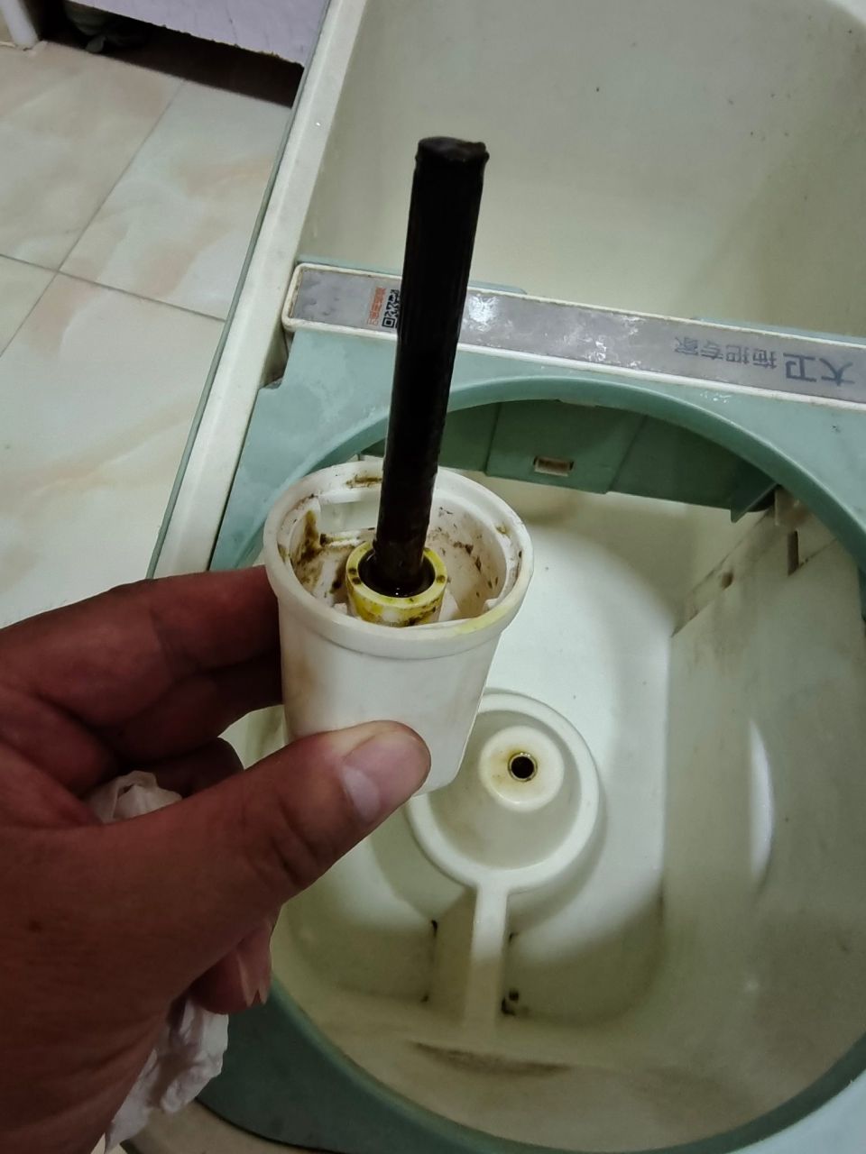 教大家大卫拖把桶转不动该怎么修理!