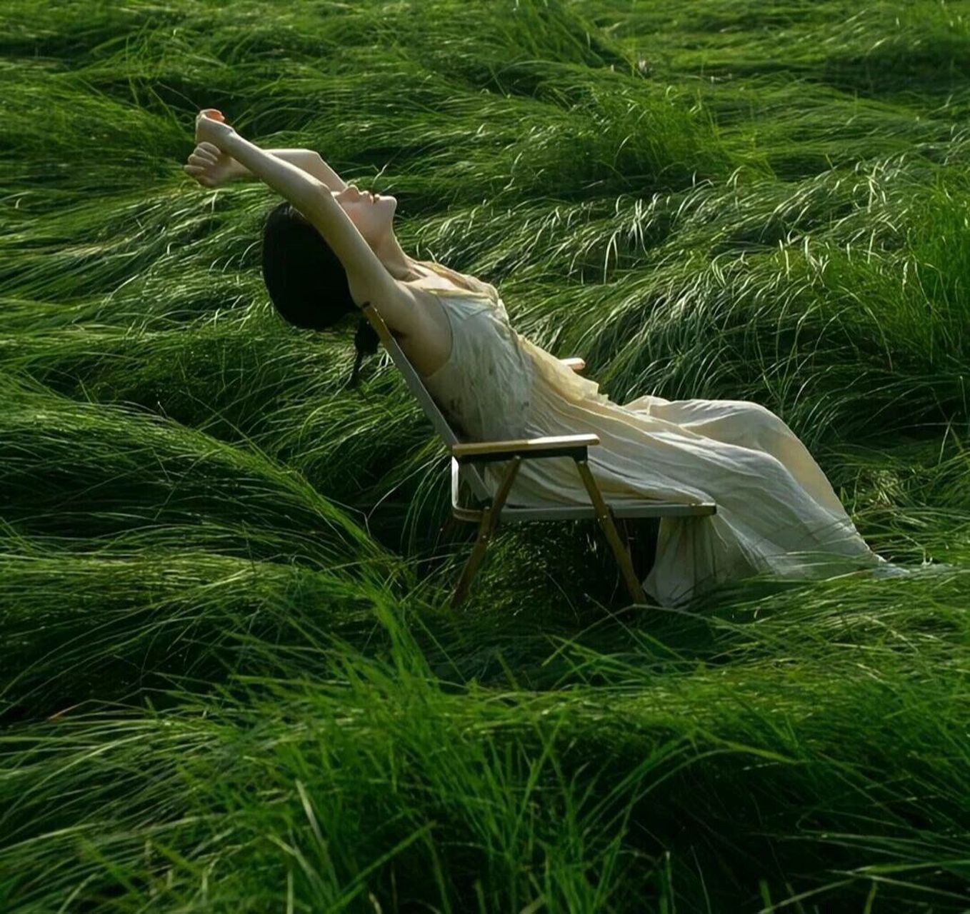 自由感|山与湖,灵魂高级小众女头像 心有山海,静而不争 钢筋水泥中去