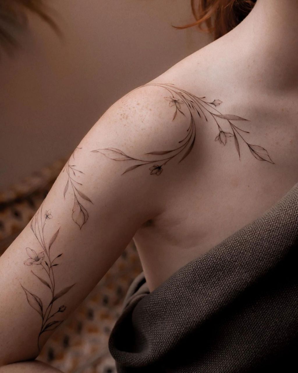 肩膀大臂唯美纹身 花唯美艺术纹身图案,女生大臂到肩膀的纹身图案