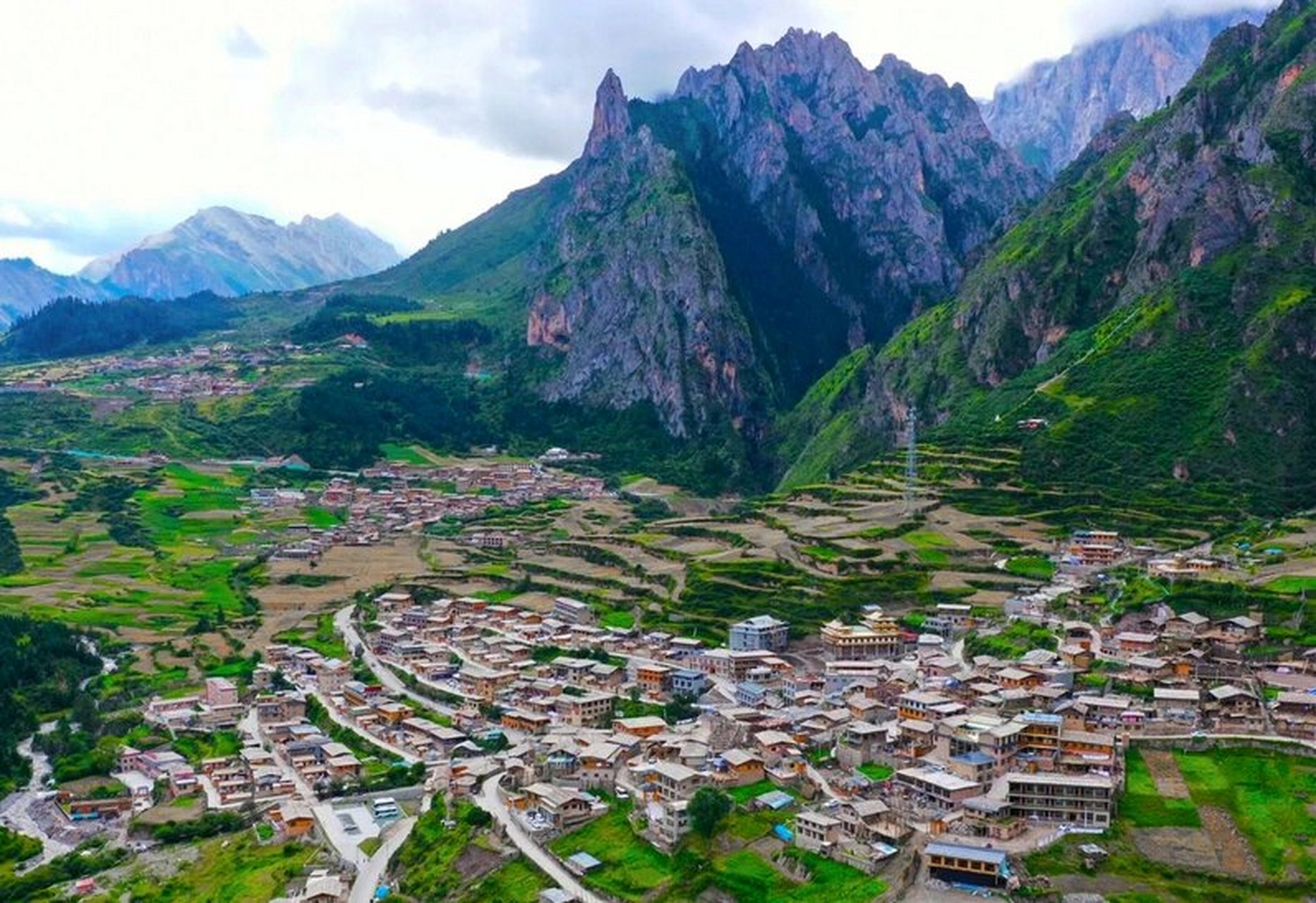 迭部县景点 迭部县 扎尕那 腊子口 九龙峡 俄界会议遗址 然闹遗址