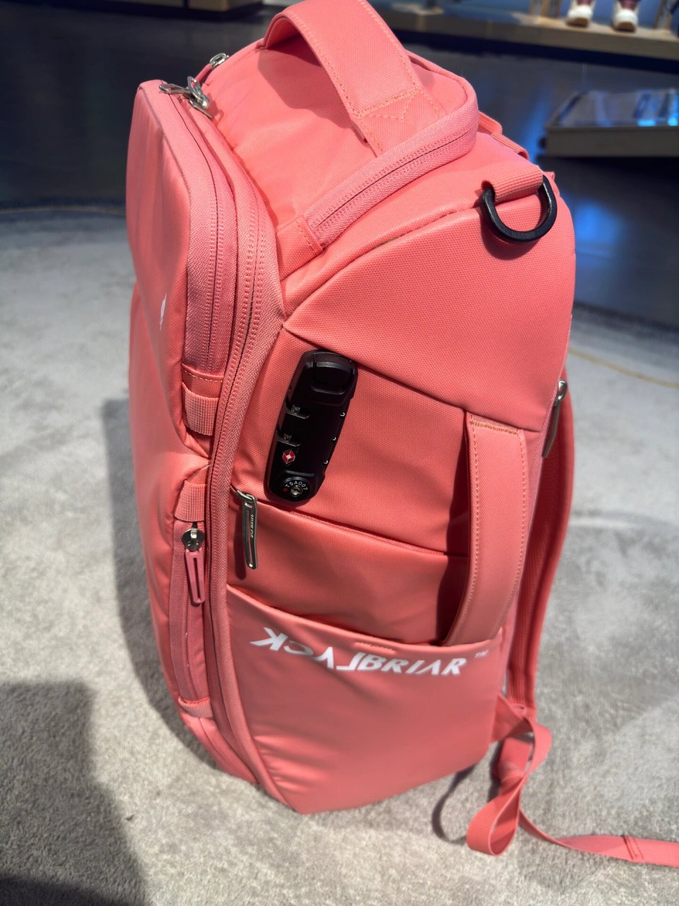 全新滑雪背包 2223款黑荆棘blackbriar单双板滑雪背包 容量  35l