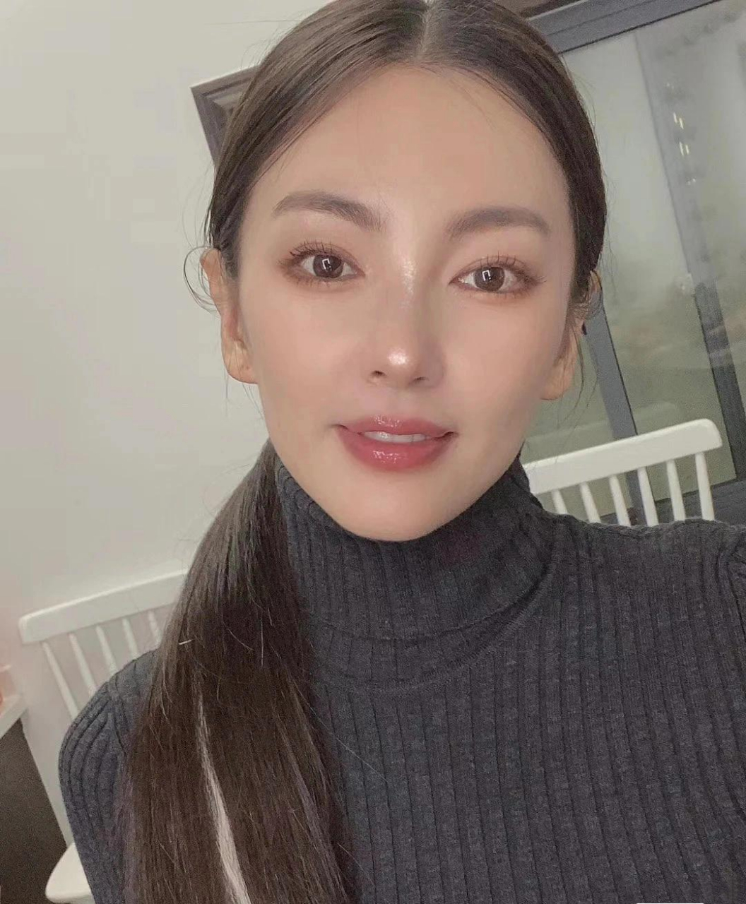 标准柳叶眼 柳叶眼的主要特色就是长,长得非常有女人味而不是像狐狸眼