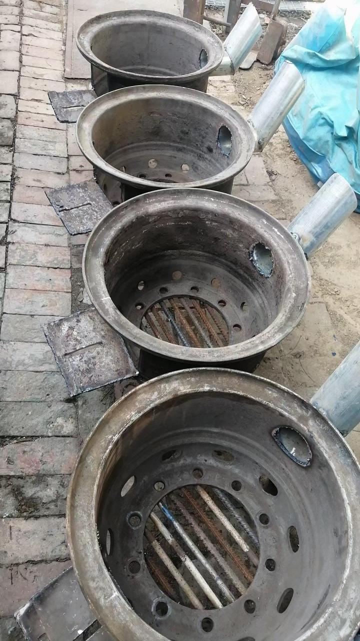 朋友做的卡车轮毂做的烧柴火炉子,结实耐用,可以传给下一代,有需要的