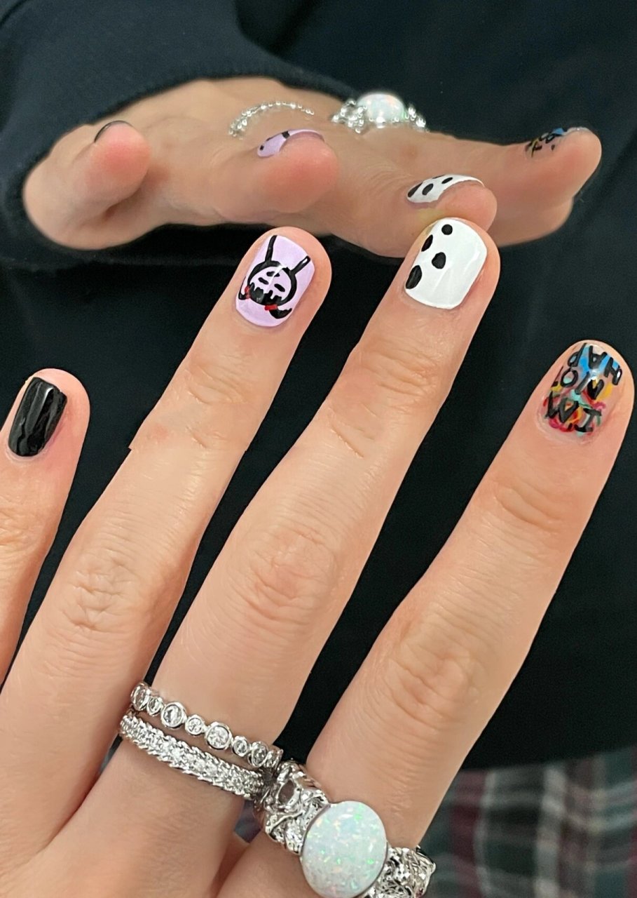 美甲分享/涂鸦简笔画可爱指甲 无名指的小女孩真的可爱到我了 配上