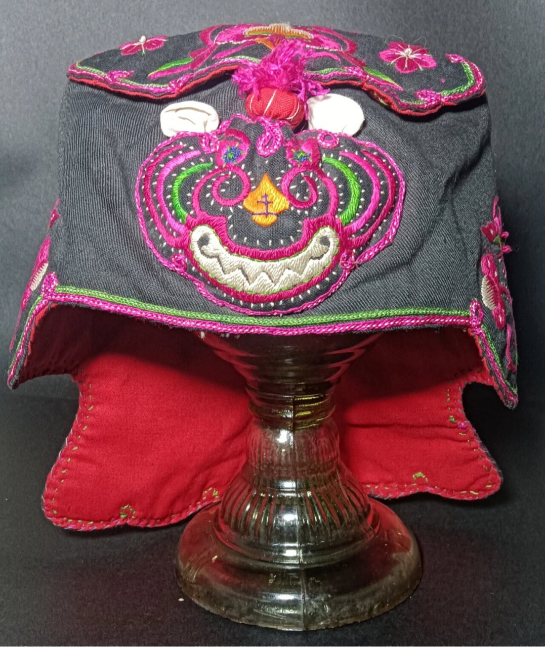 非遗刺绣虎头帽 赣南客家非遗刺绣花帽.也是全新的刺绣的虎头帽.