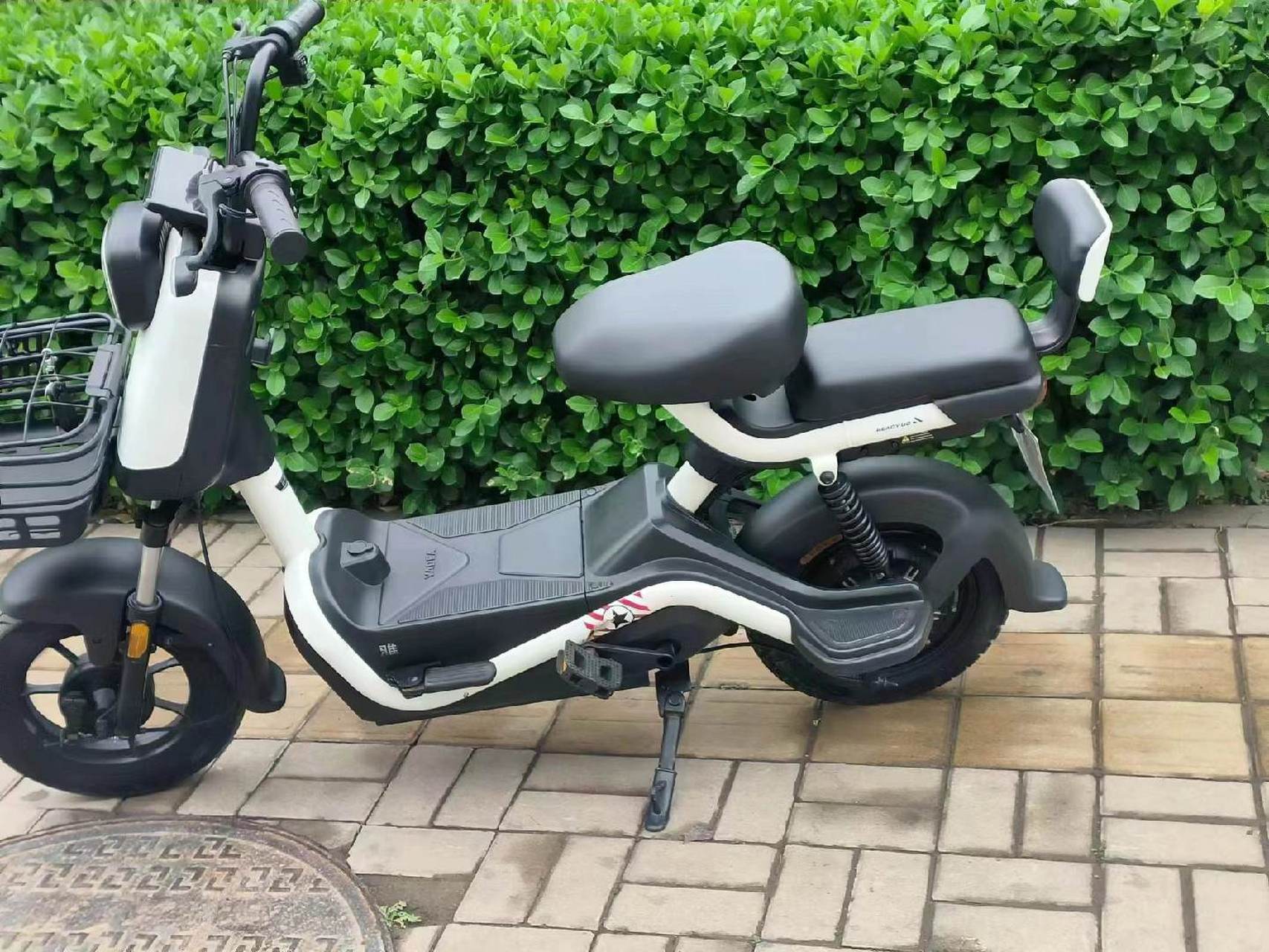 雅迪冠能版速迈一台,6023石墨烯电池保好,续航60多公里左右,要好车