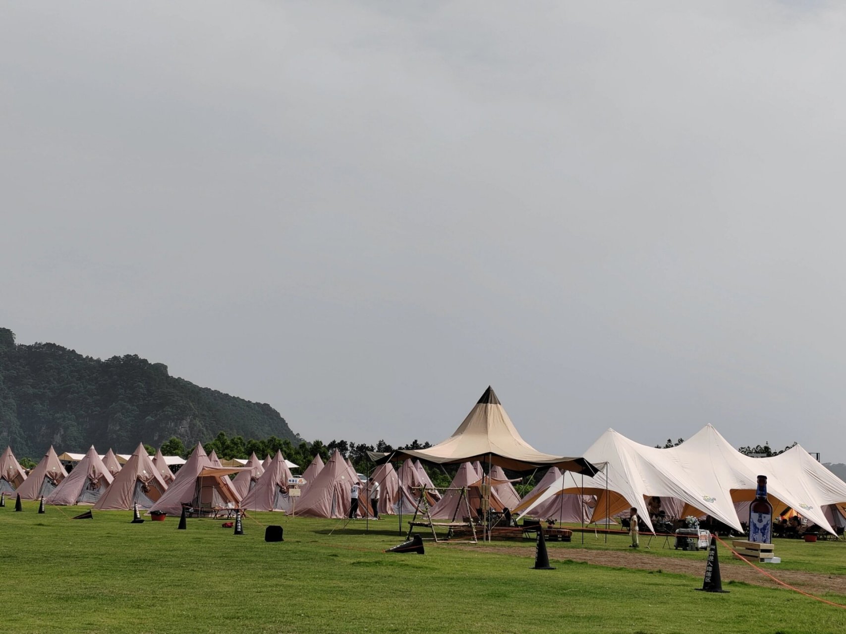 大明山露营基地 滑翔伞每次780元,体验10分钟.