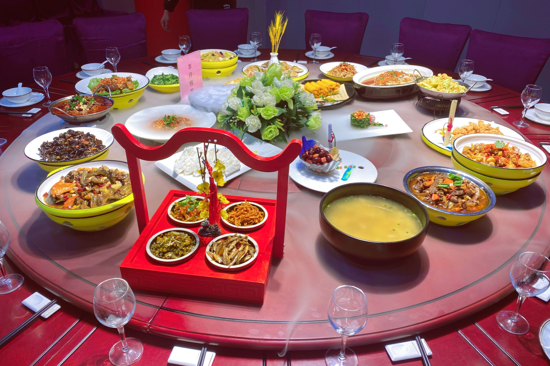 吉安婚宴酒席推荐:七里香酒店 8715七里香酒店8715 8215