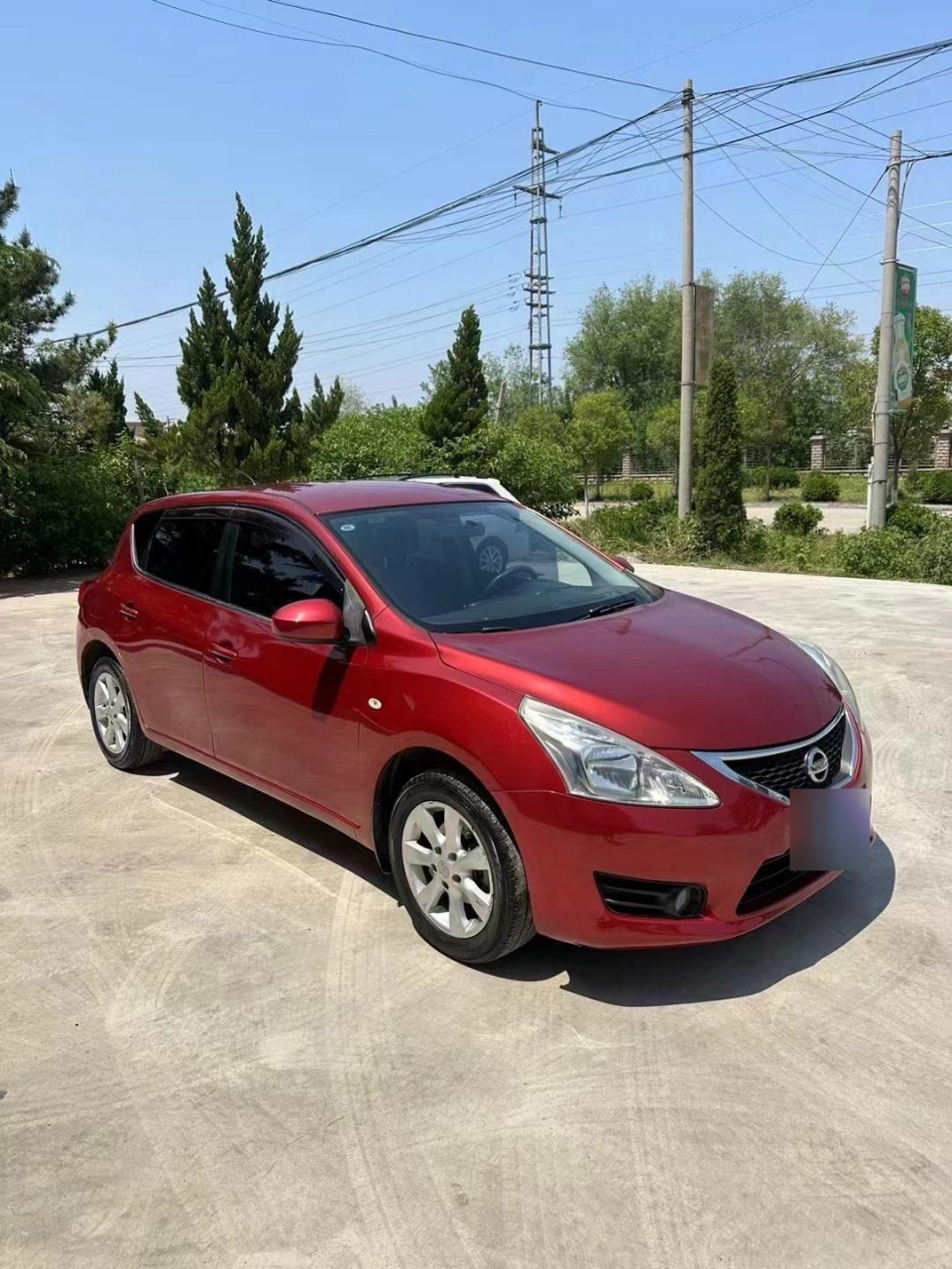 13年尼桑骐达1.