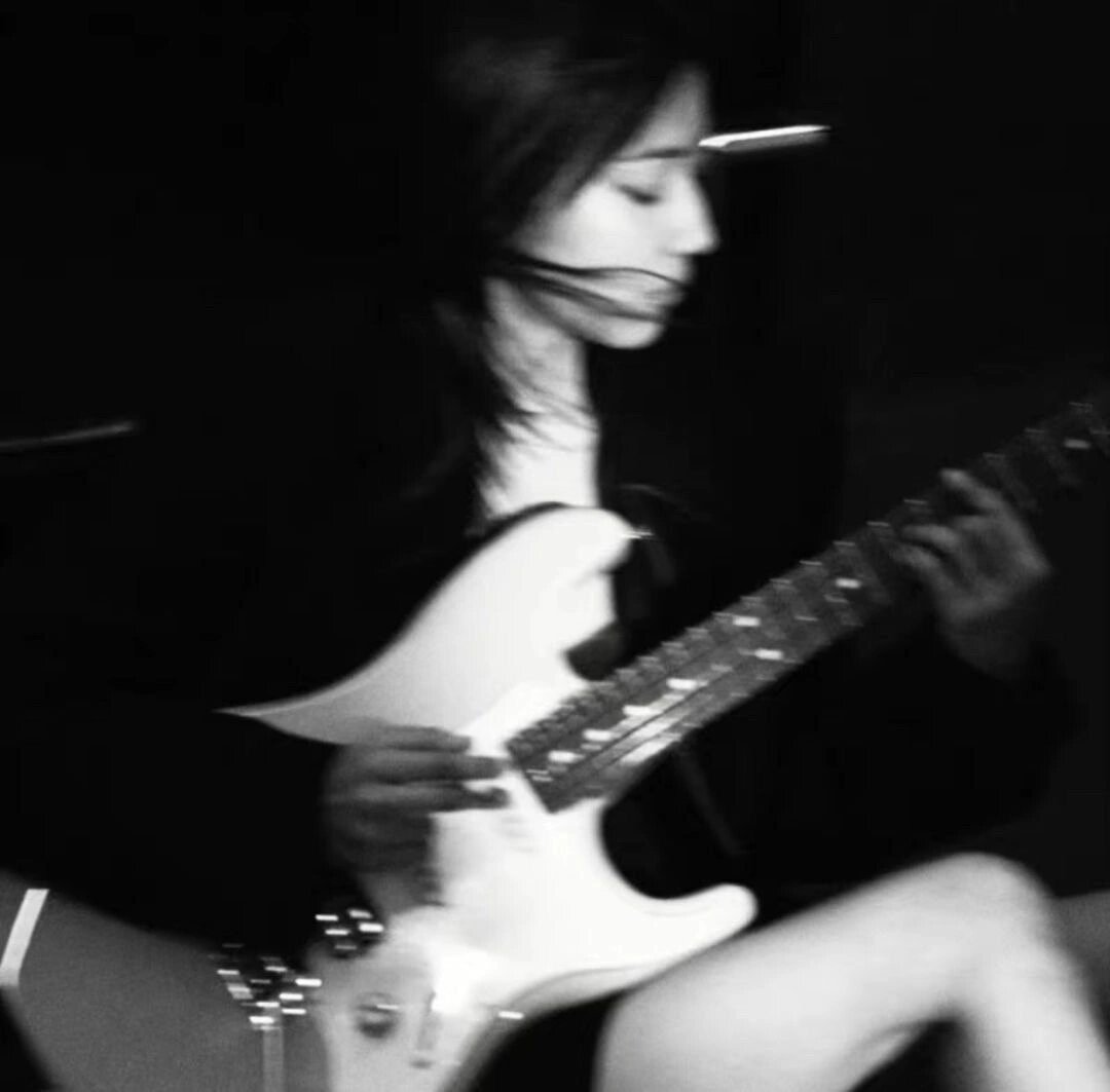 超酷的黑色系女生头像