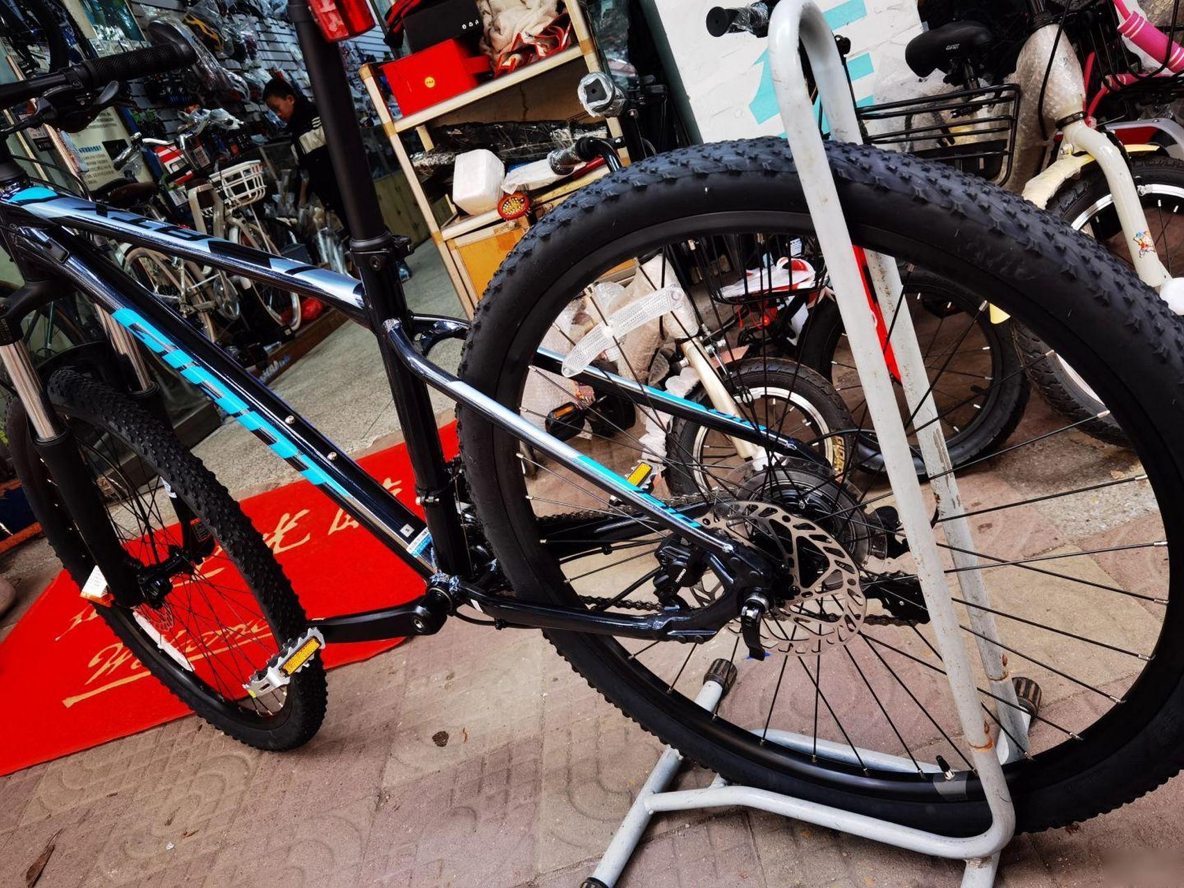 捷安特atx810,线上线下全国统一价2498元.最受学生欢迎车型,27.