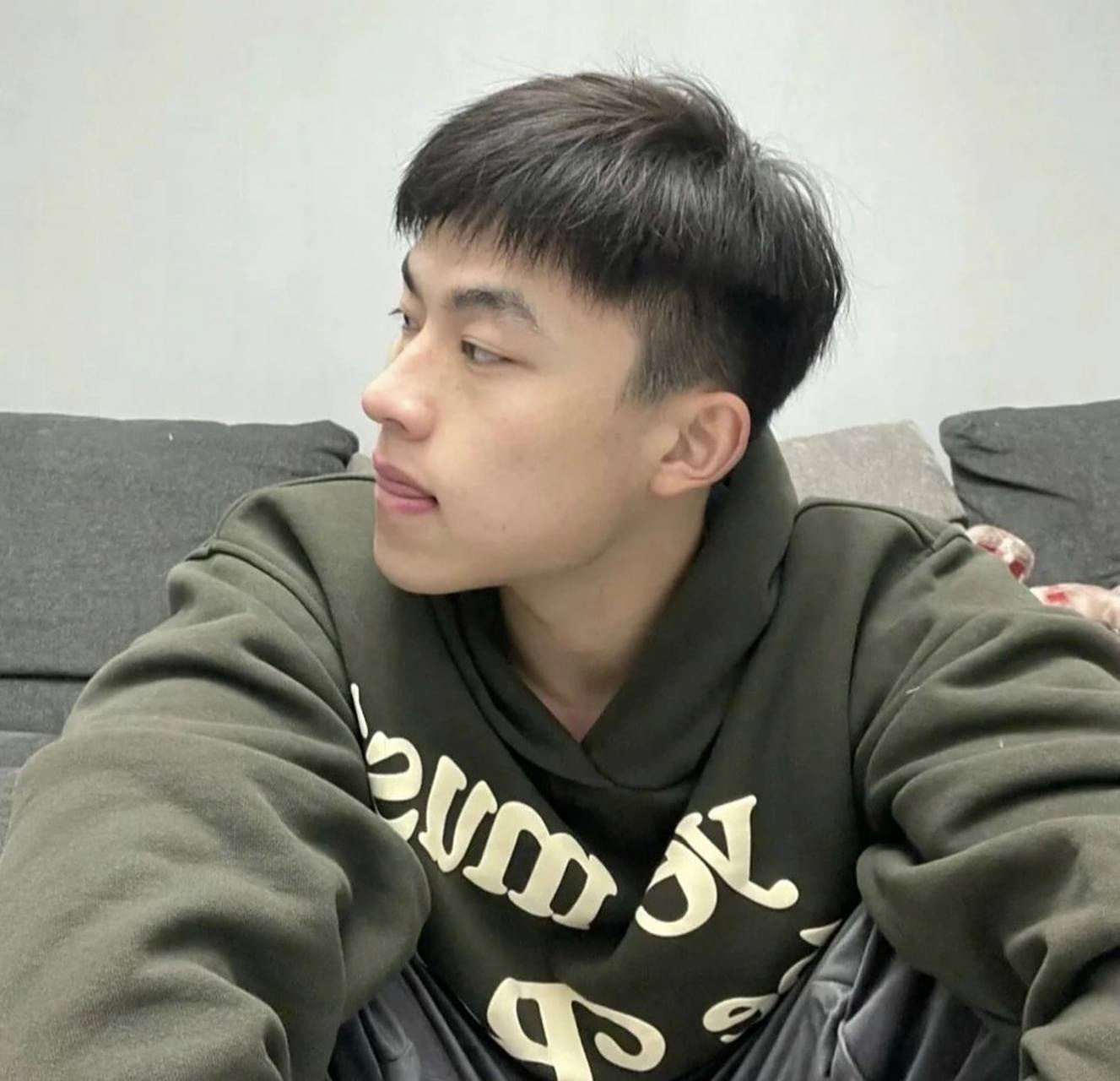 自然短碎盖 短碎盖发型,这种自然碎发特别适合一些五官立体,轮廓分明