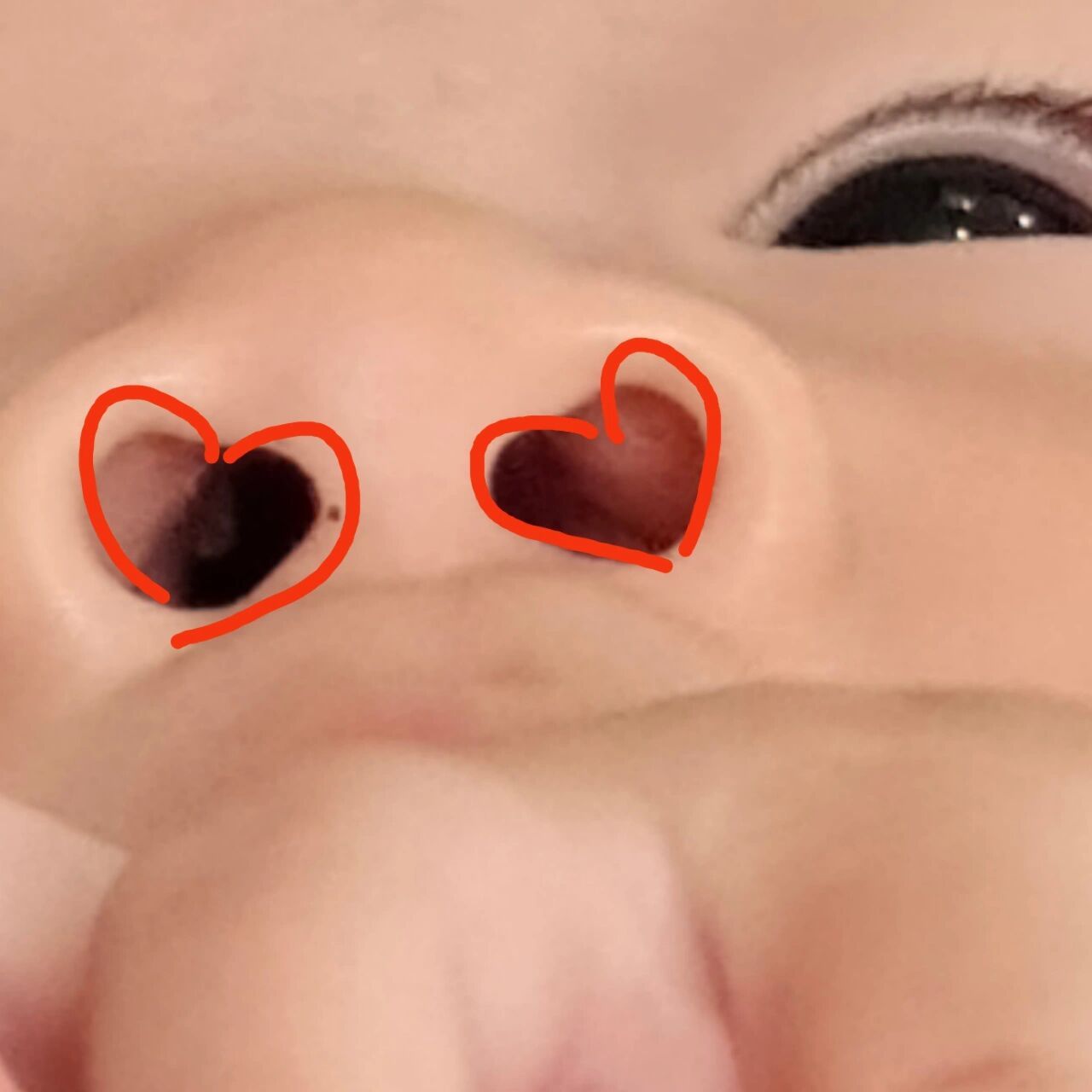 宝宝鼻孔都是爱你的形状