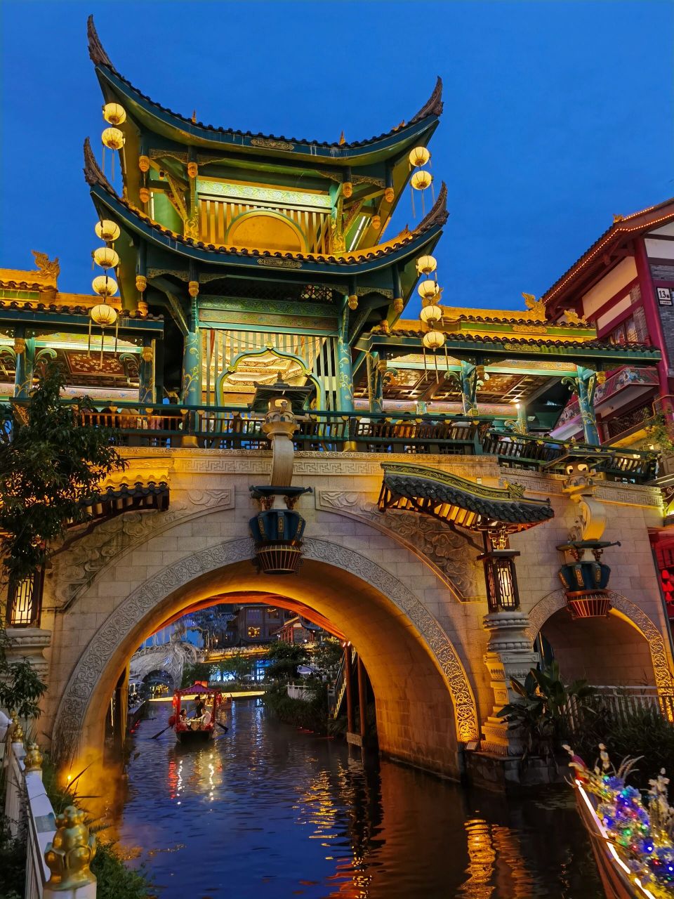 眉山水街 大宋不夜城 值得来 眉山水街 大宋不夜城 晚上亮灯之后真的