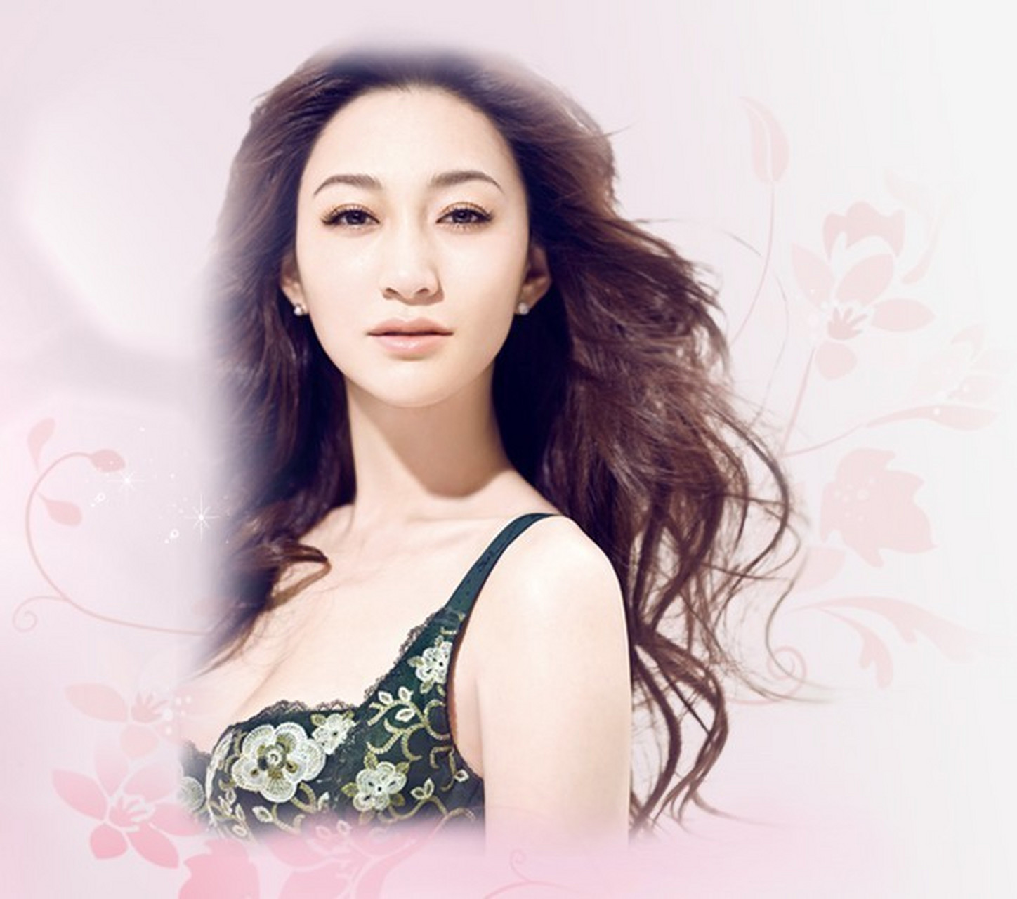 李小冉2009年"华歌尔wacoal"内衣广告代言平面广告[爱你]