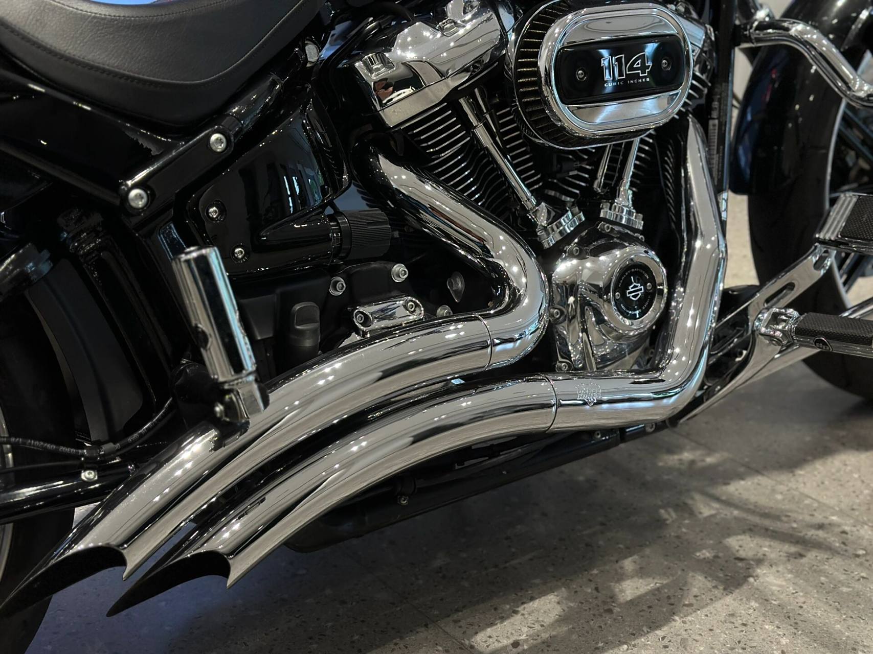 2018款哈雷戴维森  突破者breakout 114 在售中 一手户