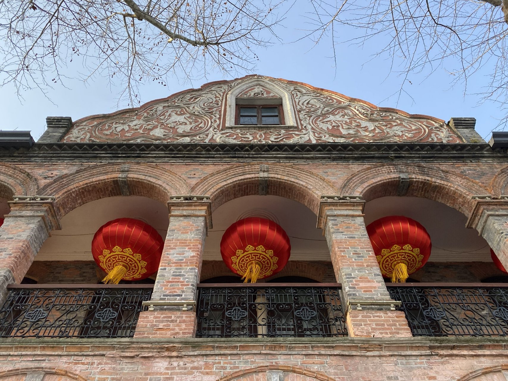 杭州历史建筑之4-抱青别墅 抱青别墅位于西湖边上的北山街历史文化