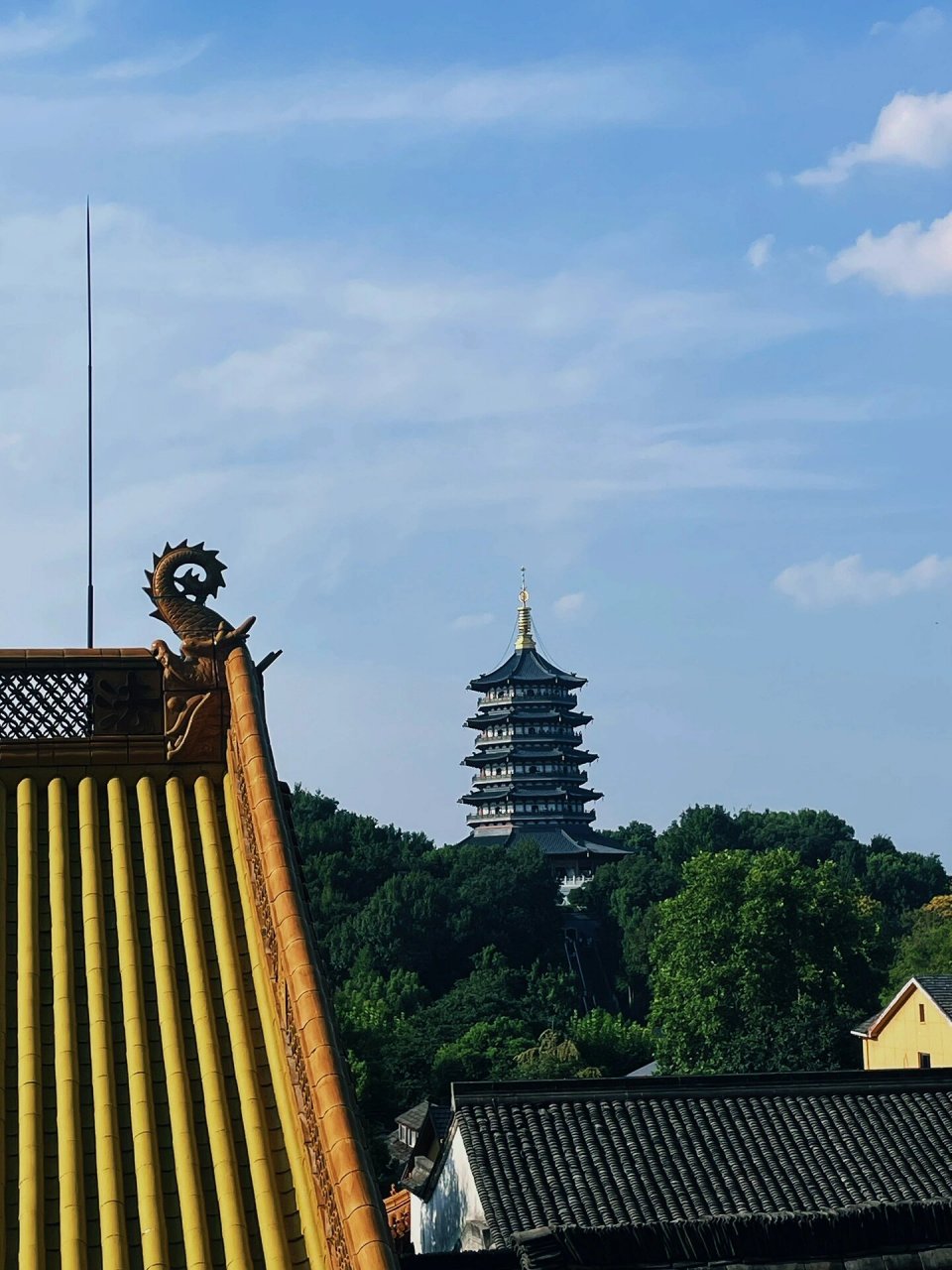 净慈寺-所念皆所愿所求皆所得 净慈寺,位于浙江省杭州市的西湖南岸