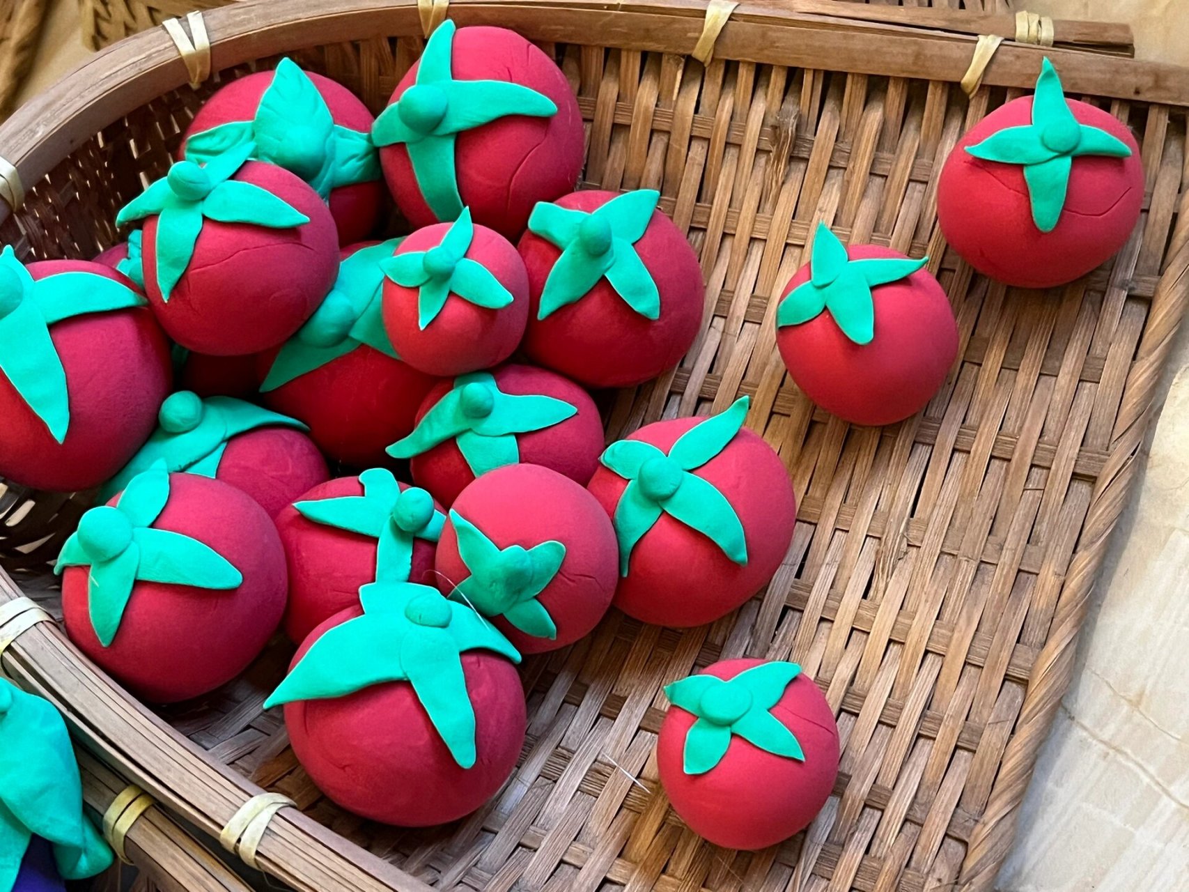 手工作品——蔬菜类轻泥土黏土 又接到女儿老师布置的轻泥土教程啦