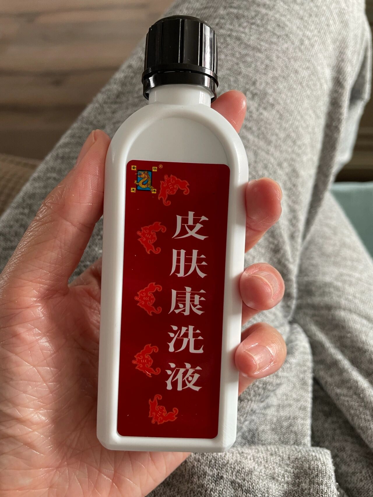 婴幼儿湿疹,干性湿疹篇 我姑娘50几天开始爆发湿疹,先是脸,然后蔓延
