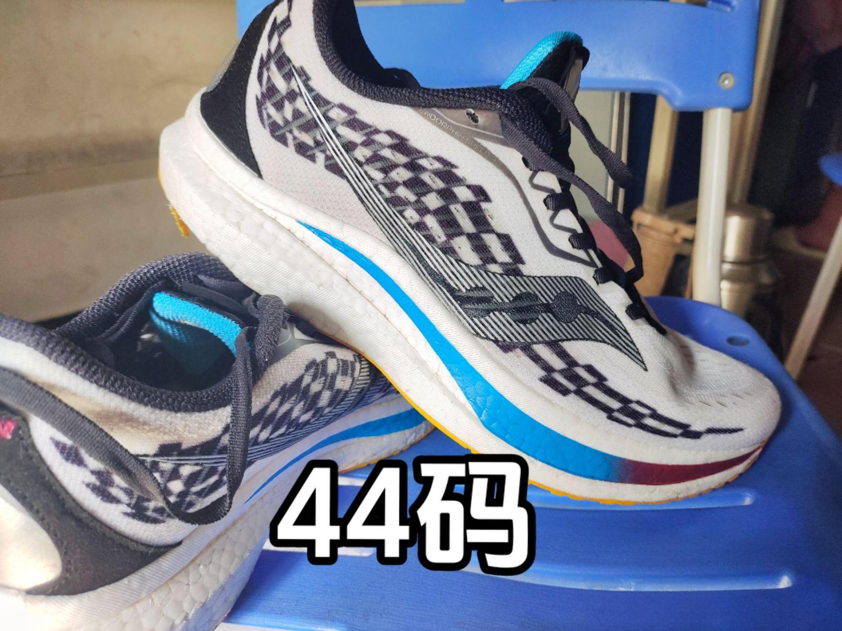 索康尼啡速2 44码 powerrun中底77全掌碳板 索康尼品牌,跑者的头等