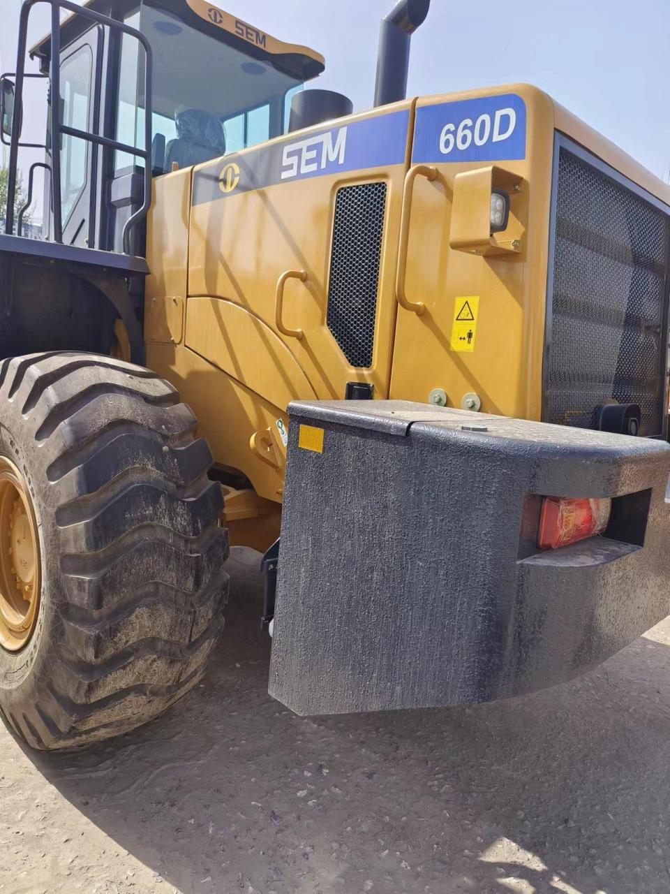 21年山工库存660d加长臂:全新车工程机械 二手装载机 山工现场实拍 被