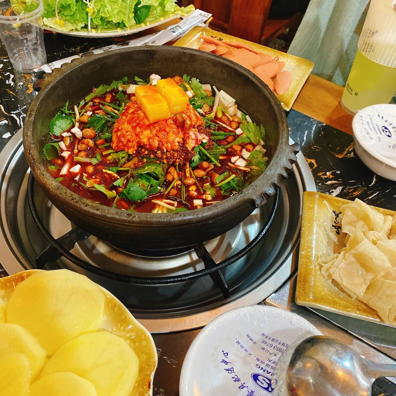 安顺美食推荐    1,小忆小锅凉粉很好吃非常好吃!