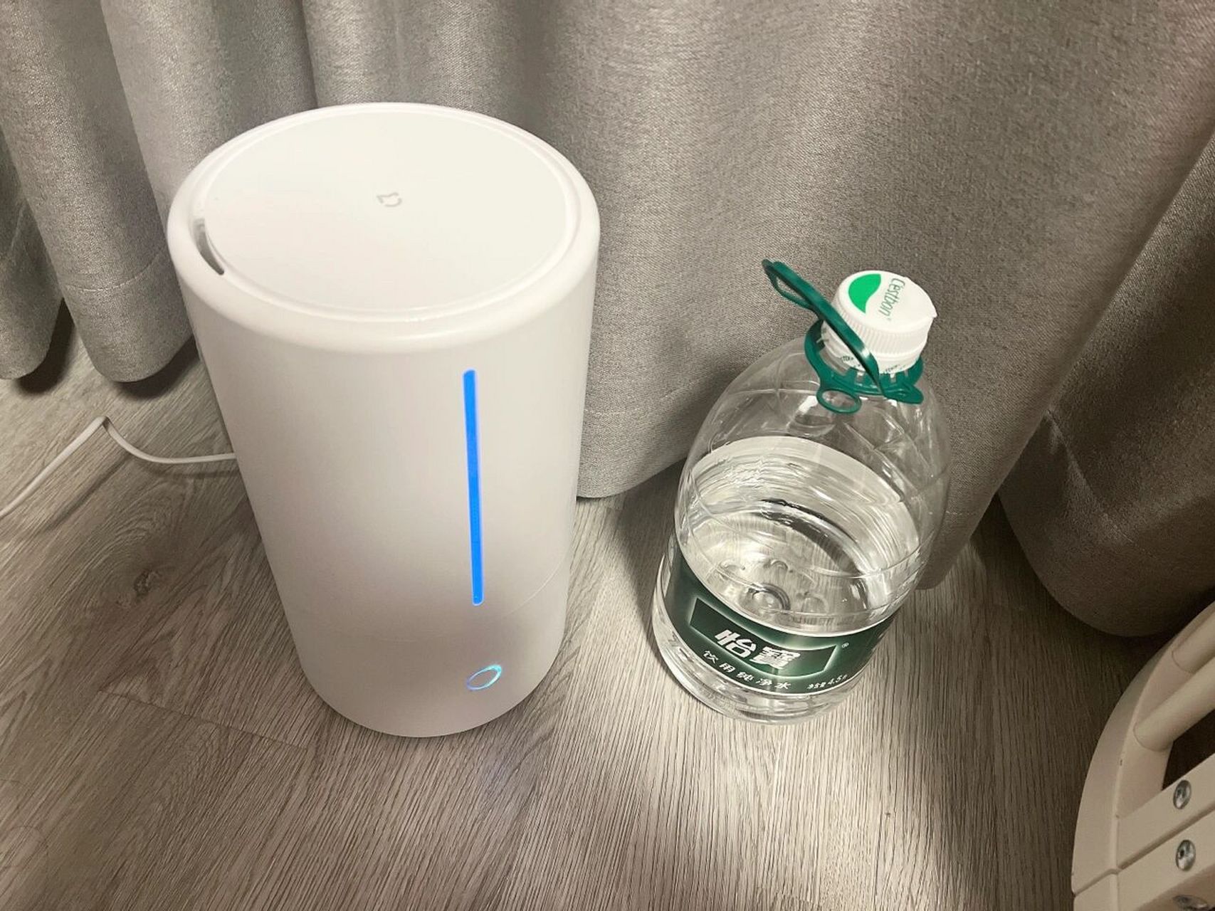 想问一下大家往加湿器里都加的什么水啊 只知道不能加自来水 一直都