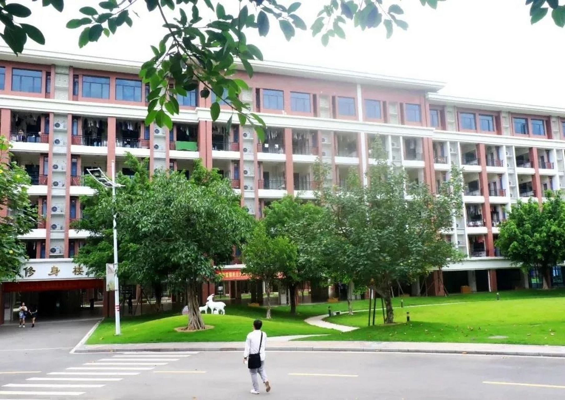 广东碧桂园职业学院清远校区最新详细介绍!