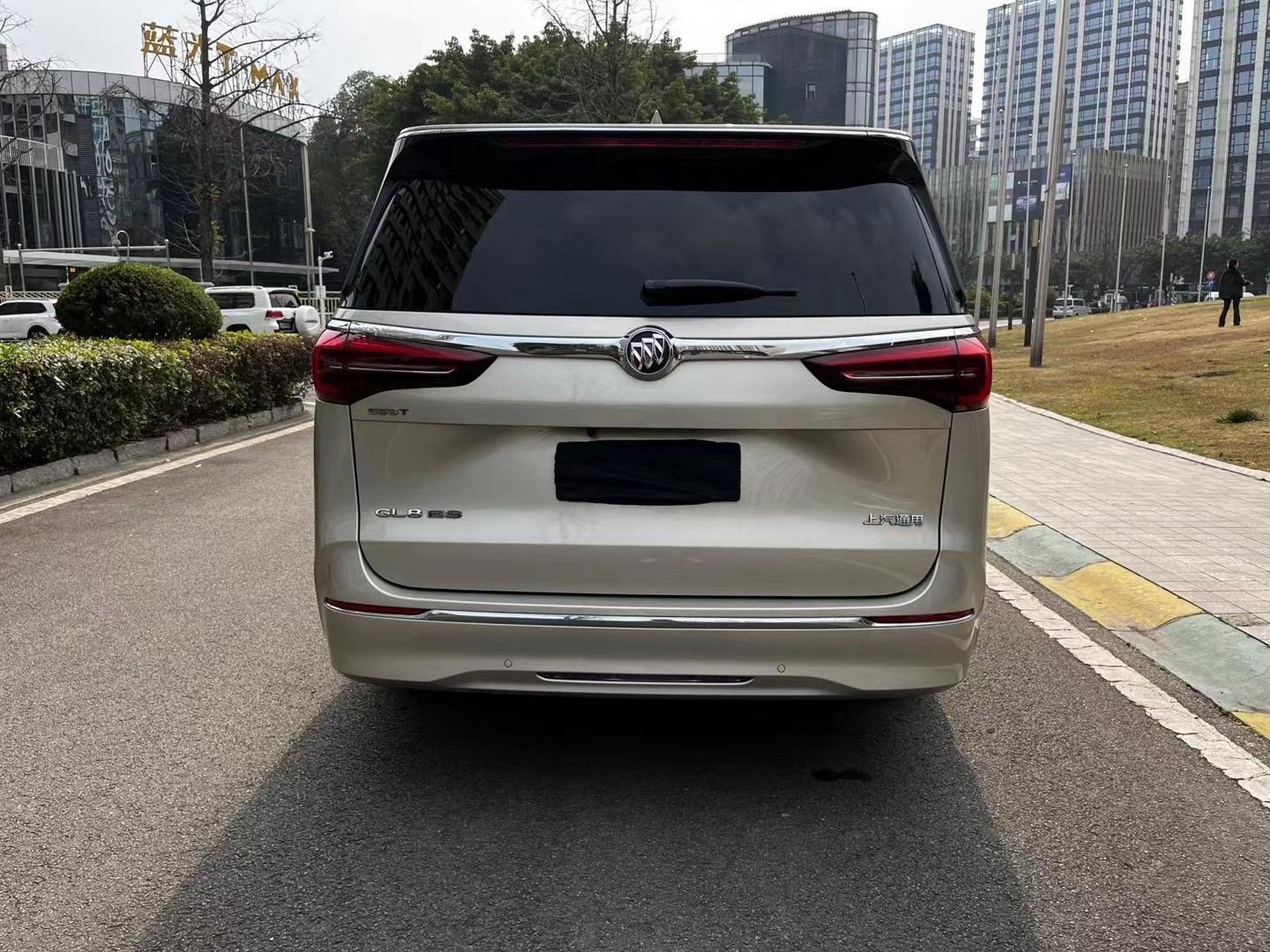 最新到店 2022年8月上牌的别克gl8,2022款 es陆尊 653t 舒适型.