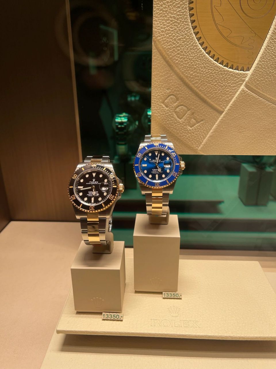 1)欧米茄更丰富,劳力士更稳定.