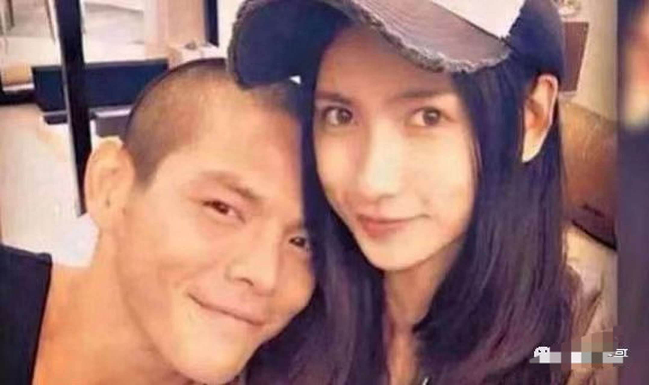 向佐和前女友 郭碧婷和曾軼可 向佐和郭碧婷 感覺唯獨結婚照沒有愛意