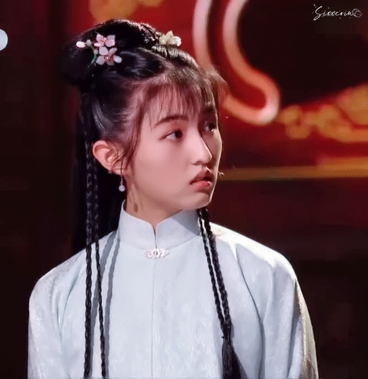 00后古装四美张子枫,文淇,赵今麦,刘浩存[思考]