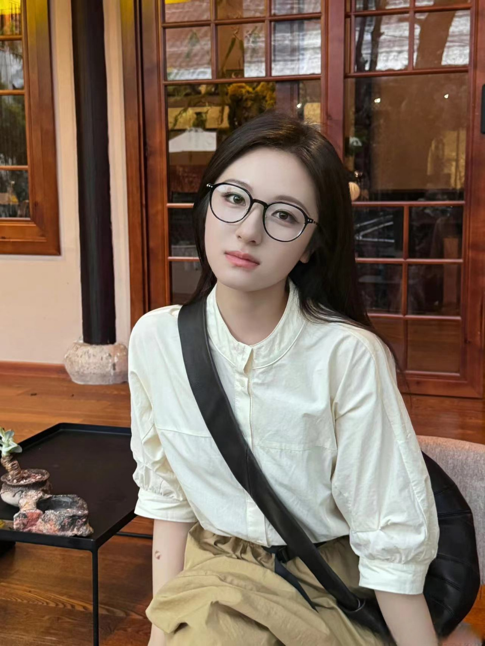 戴眼镜简直就是温柔学姐……真的好舒服好漂亮的一组生活照0508