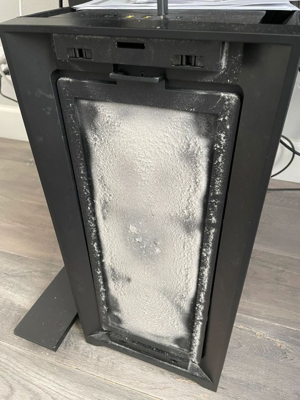 论机箱防尘罩的重要性 家里灰比较大,我半年前新装的机器,今天拆开前