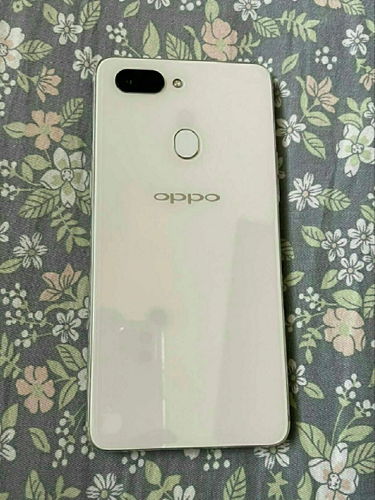 oppor15标准版孔位图片图片