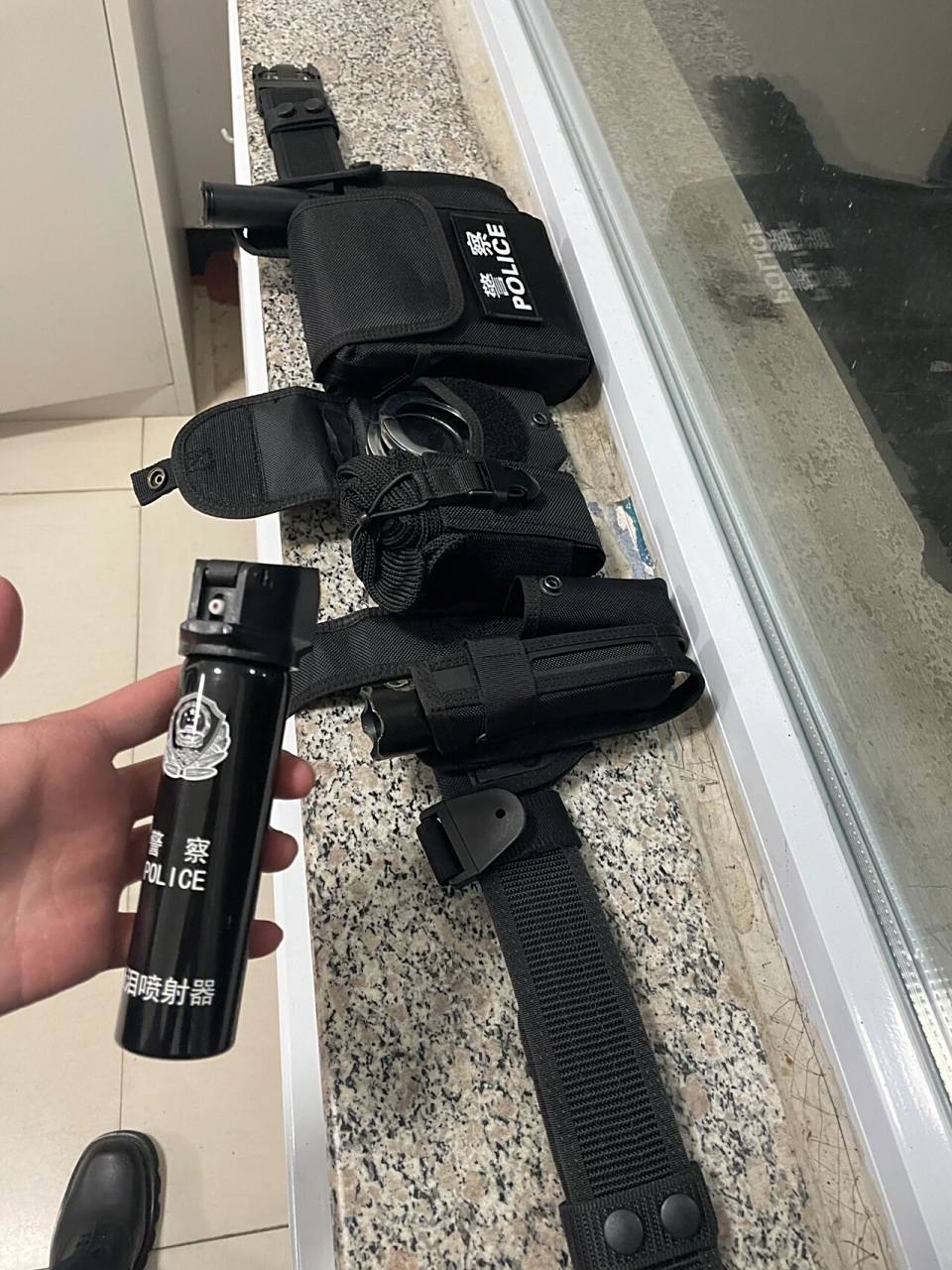 单警装备 装备配上了,家人们,这东西对坏人应该有很好的帮助.