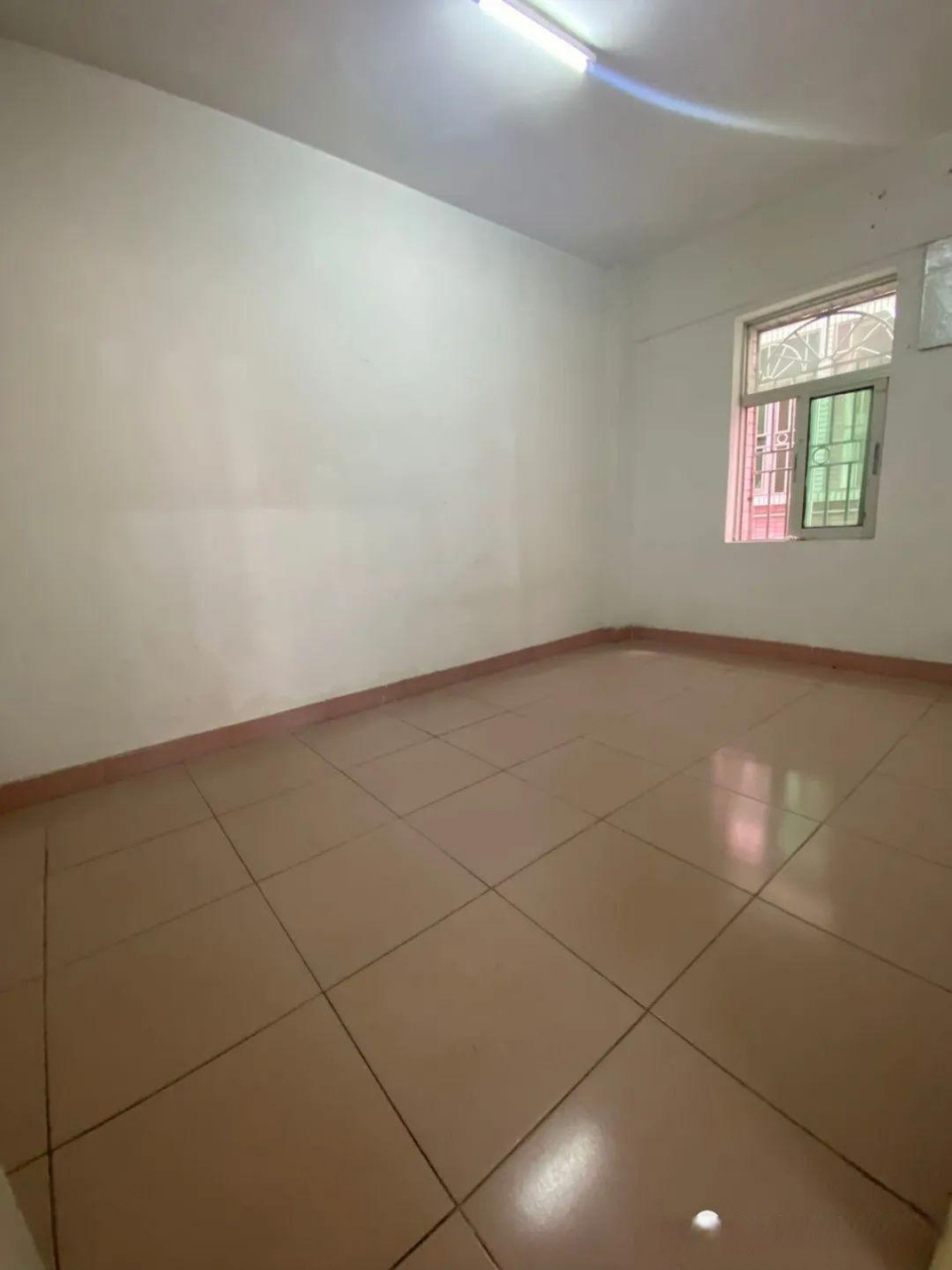 罗湖区水库新村小产权房,两房两厅,原始住家户型,怡景地铁站900米