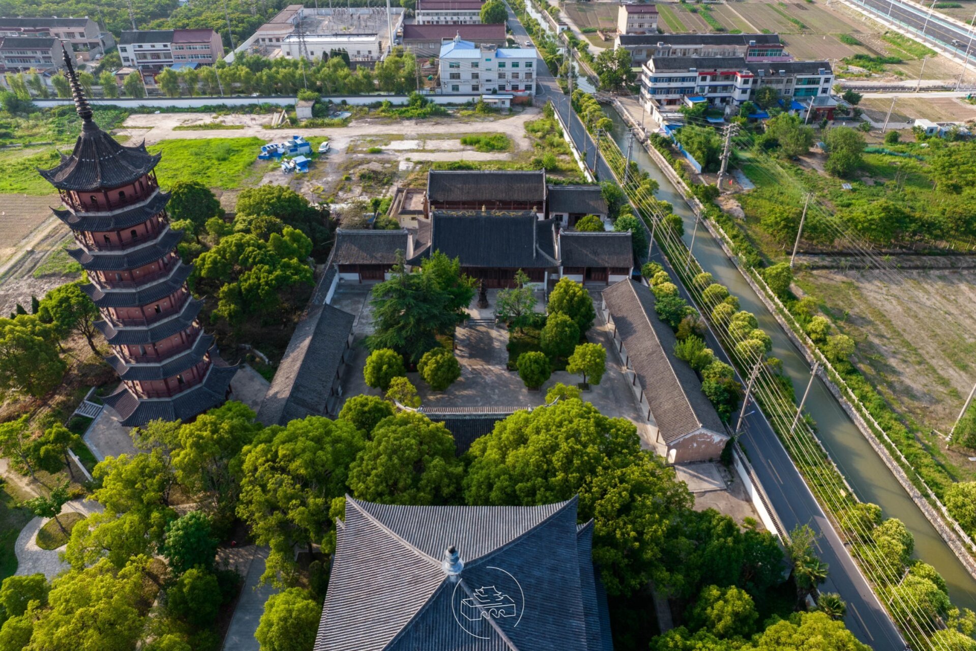 泰兴|庆云寺 泰兴市文物保护单位 庆云寺位于泰兴城外西部,旧建筑由三