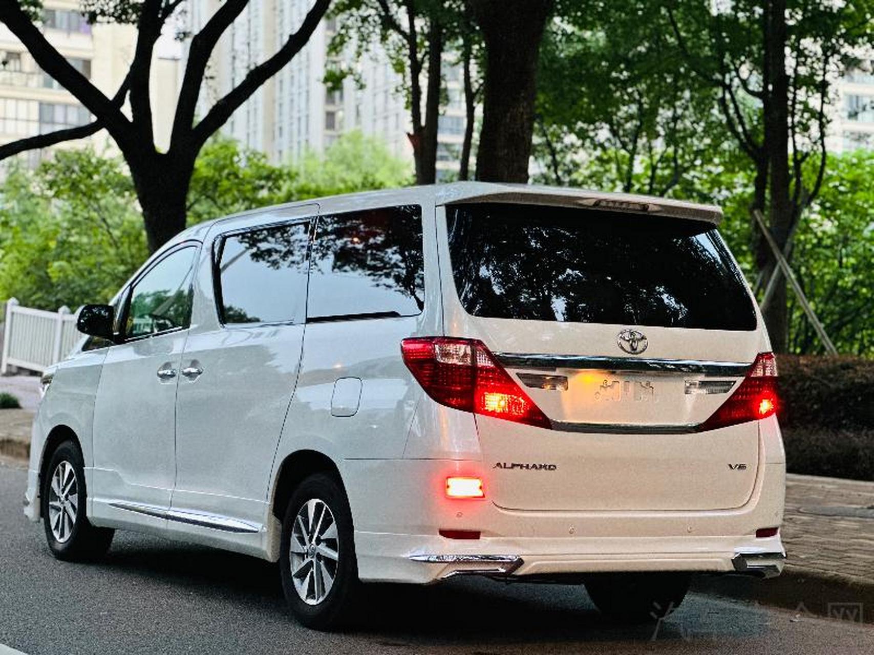 丰田埃尔法高配 售价:31.