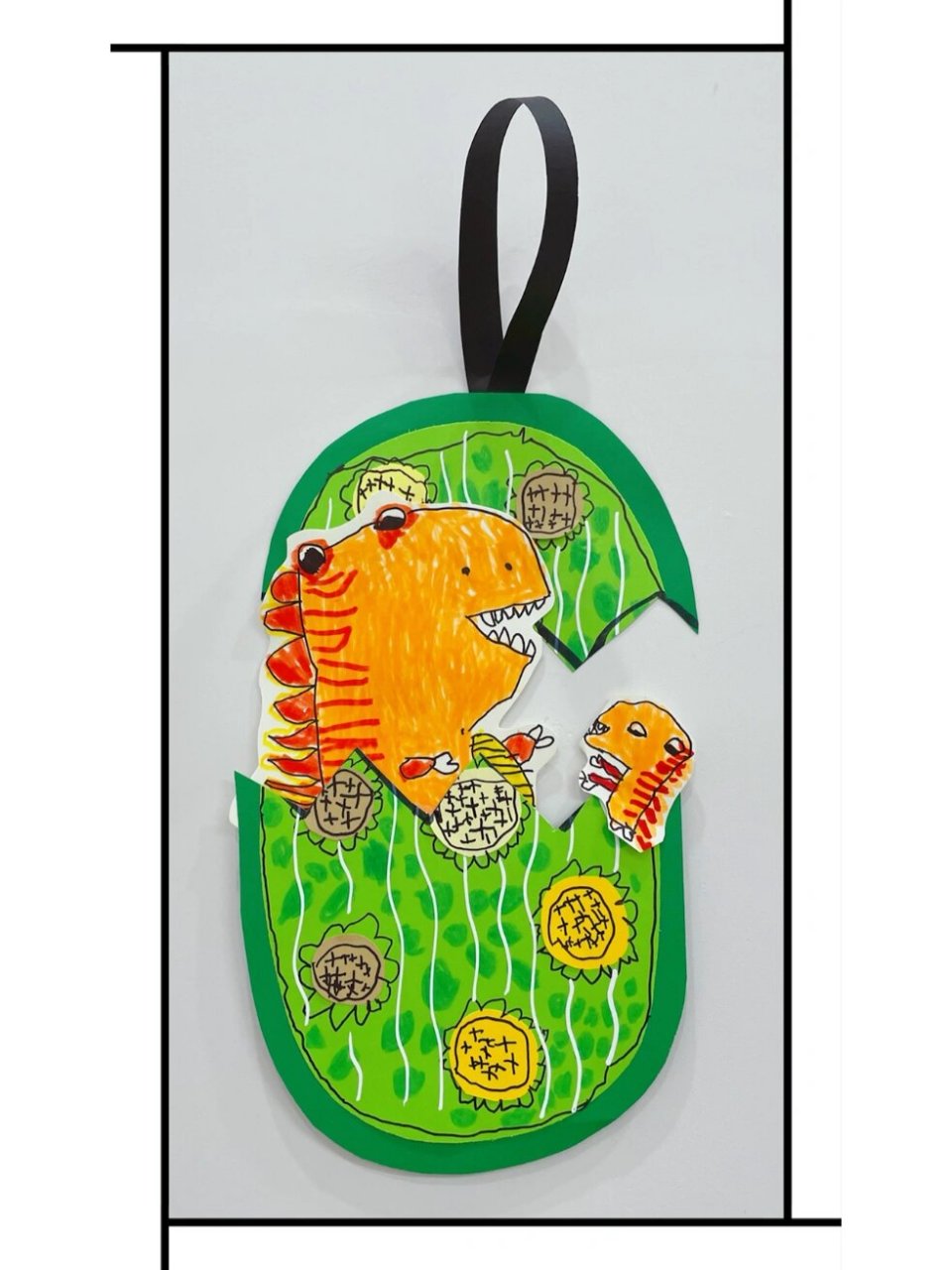 创意儿童画《侏罗纪恐龙蛋》幼儿中班学生作品 #创意# #幼儿园环创