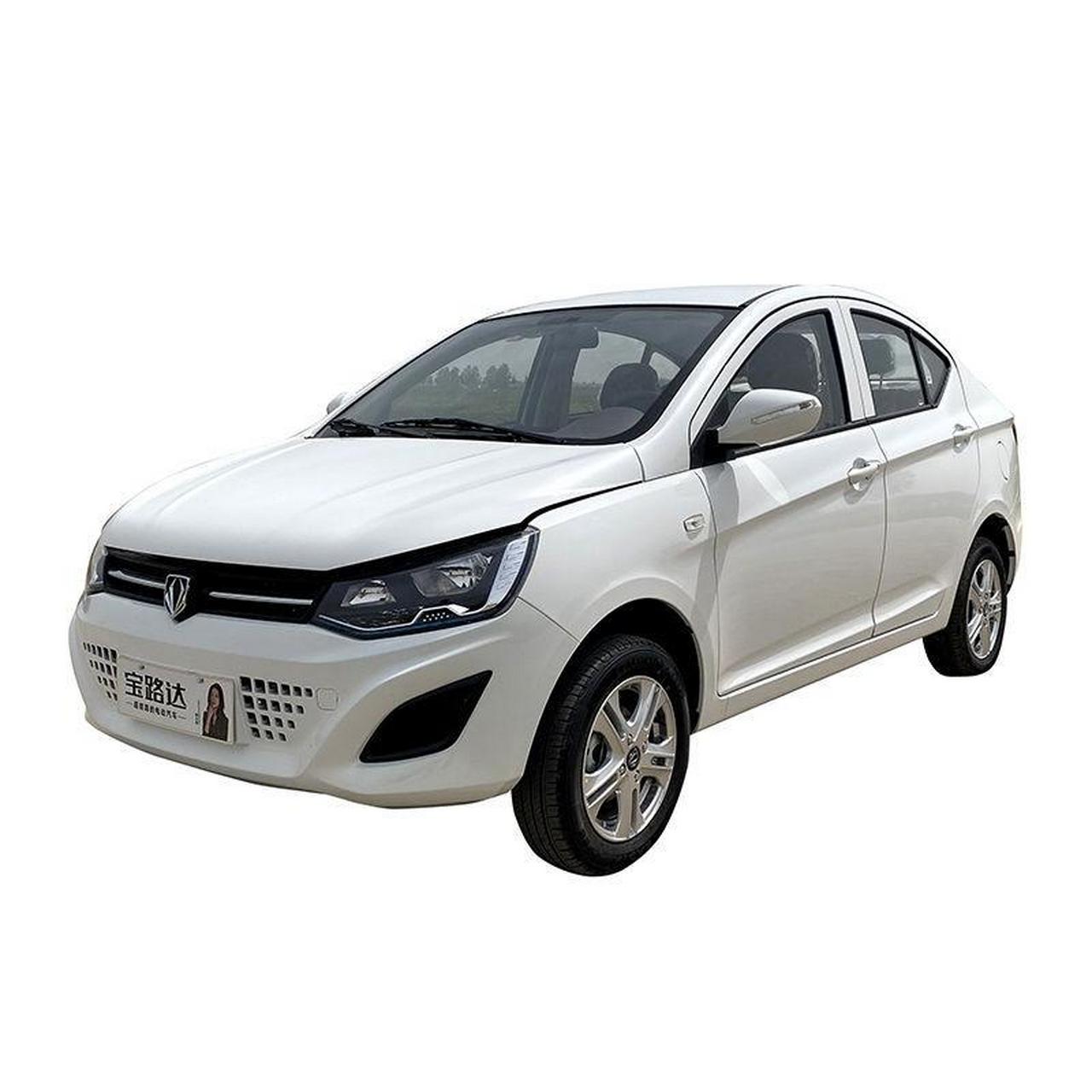 新能源油电两用宝路达ds8电动汽车成人三厢四轮代步低速混合轿车