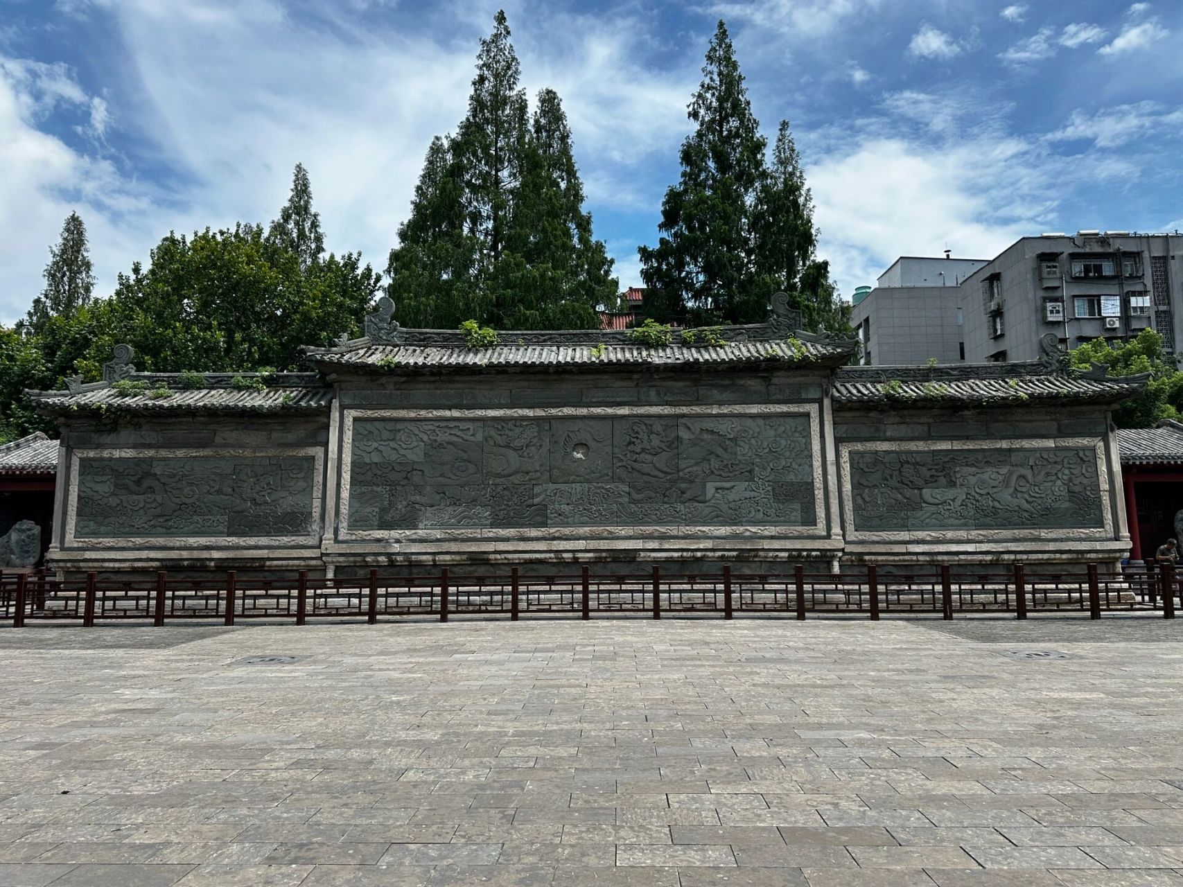 襄阳王府绿影壁 打卡第140个国保单位—襄阳王府绿影壁(国五) 夏日