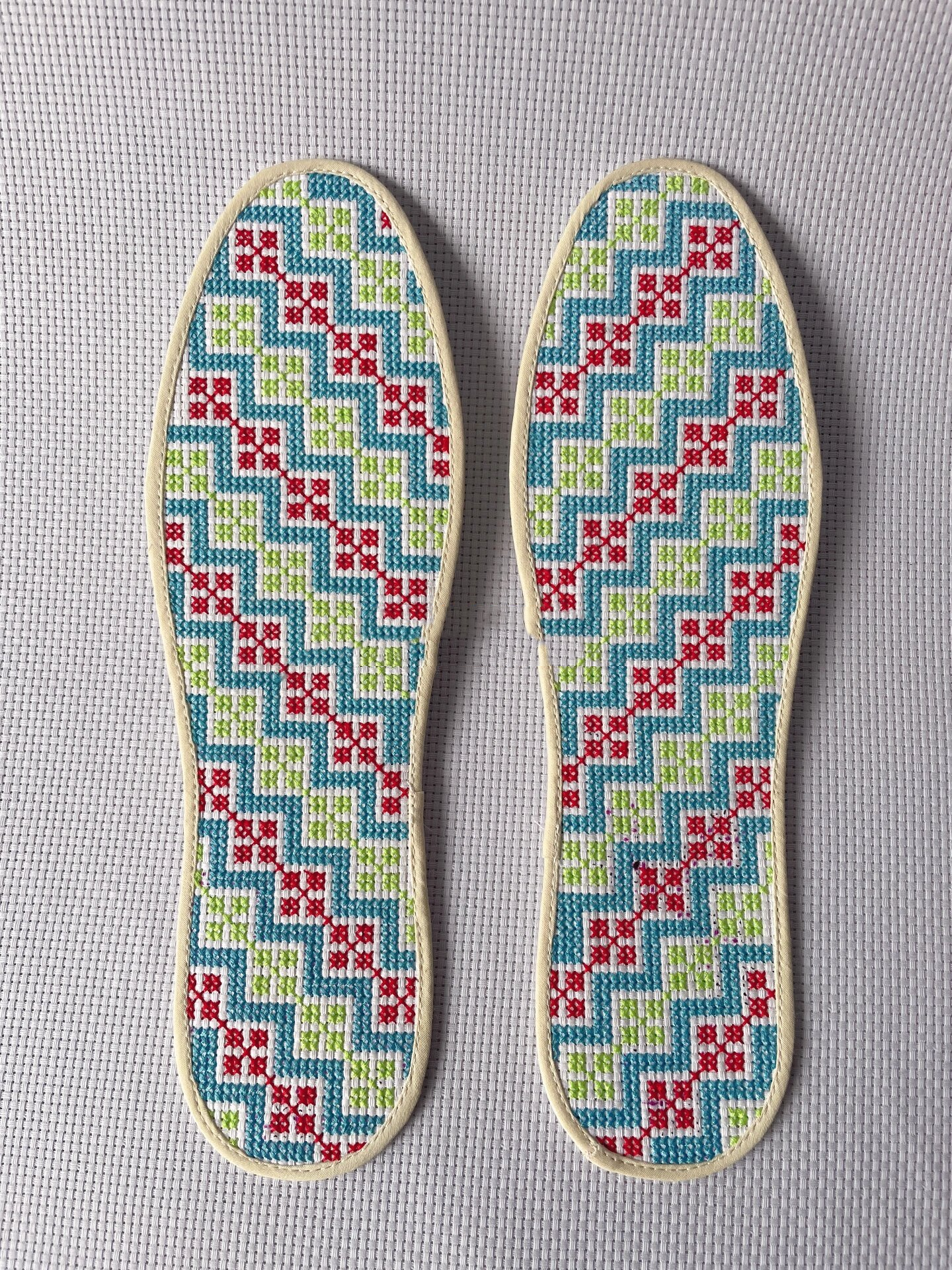 男女透气纯手工刺绣鞋垫