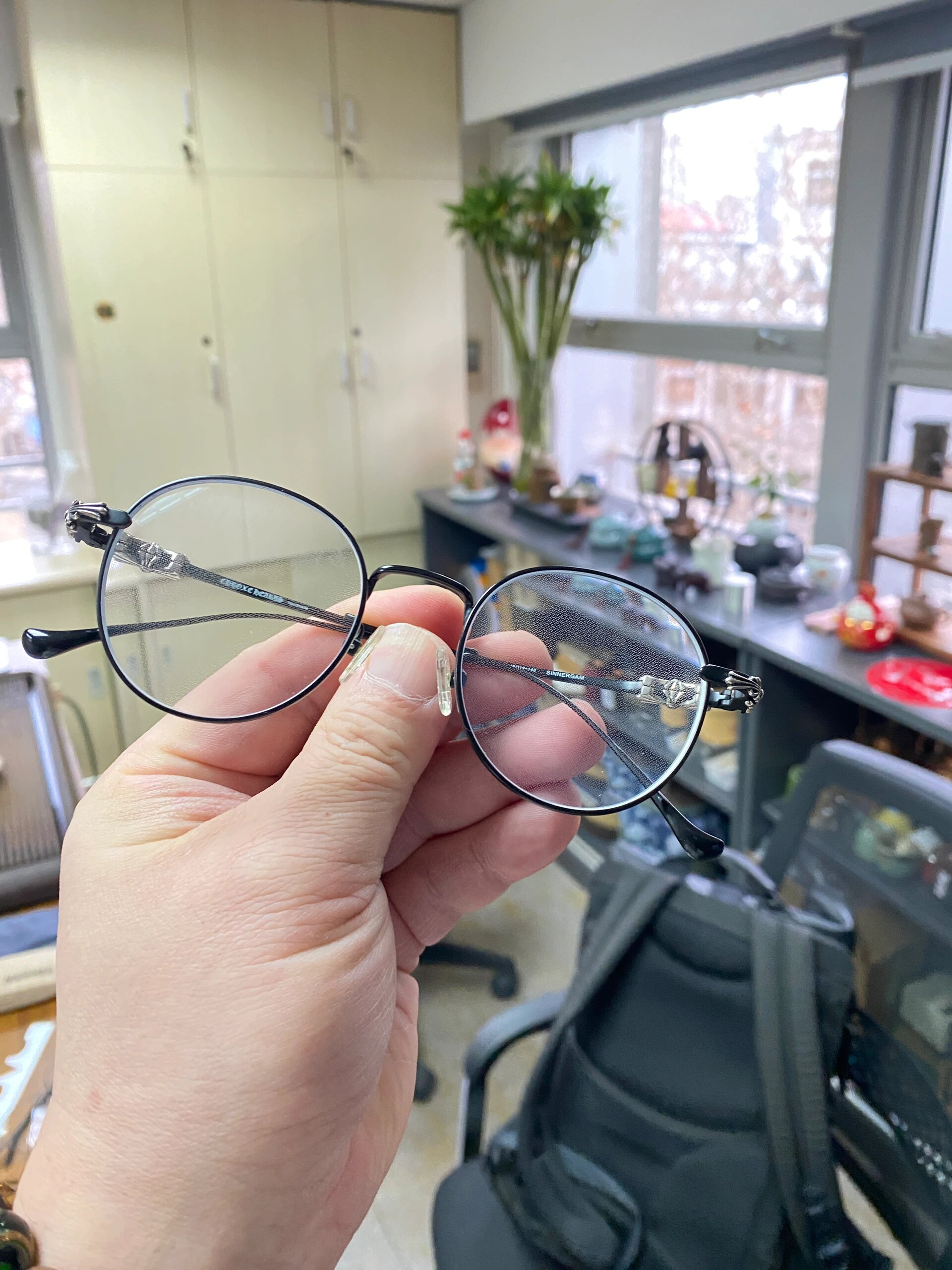 0.拿到尼康最新的近视控制眼镜咯