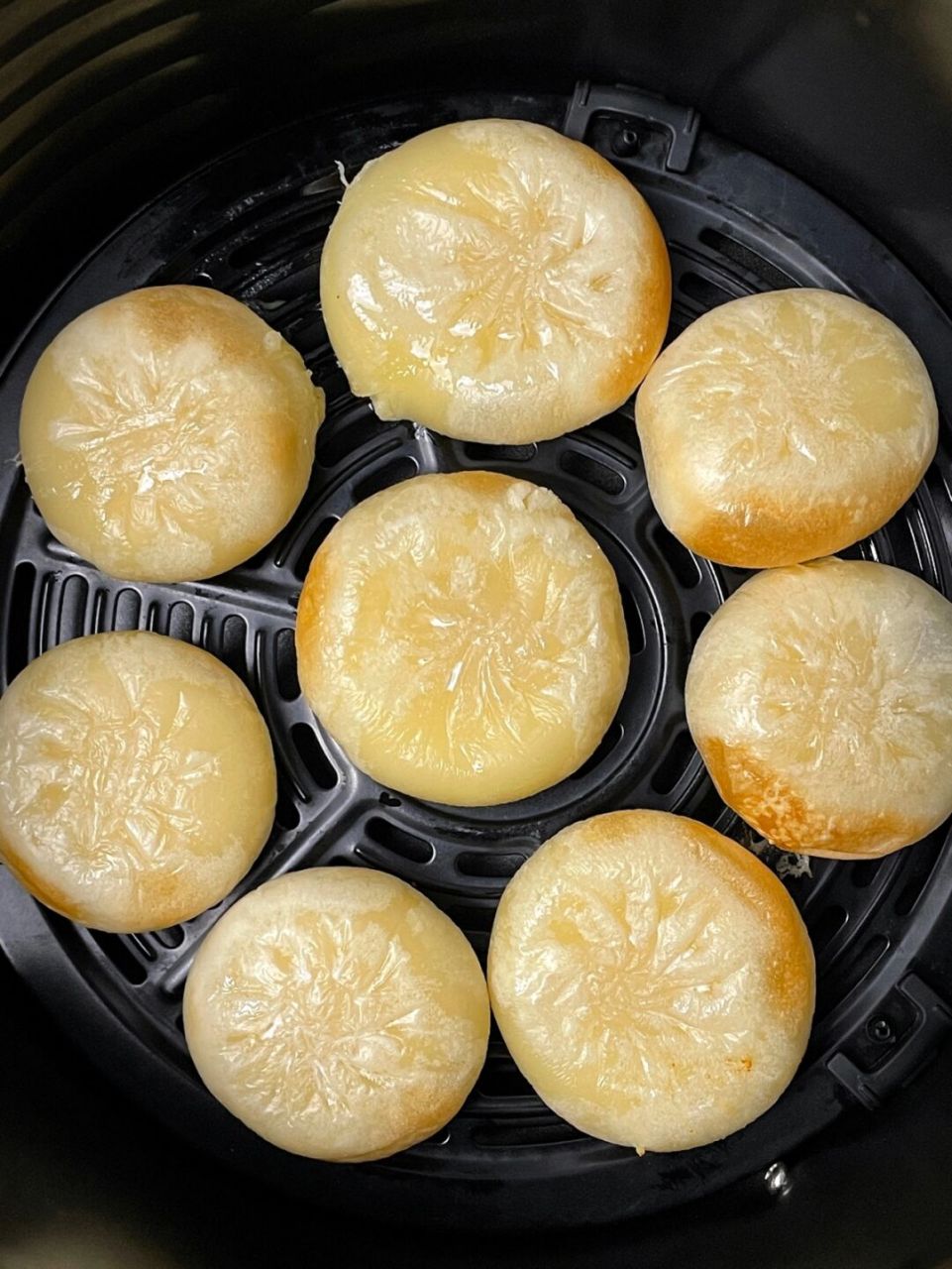 刚到不久的甜心芝士饼真的太9315了,烤完外酥里糯!