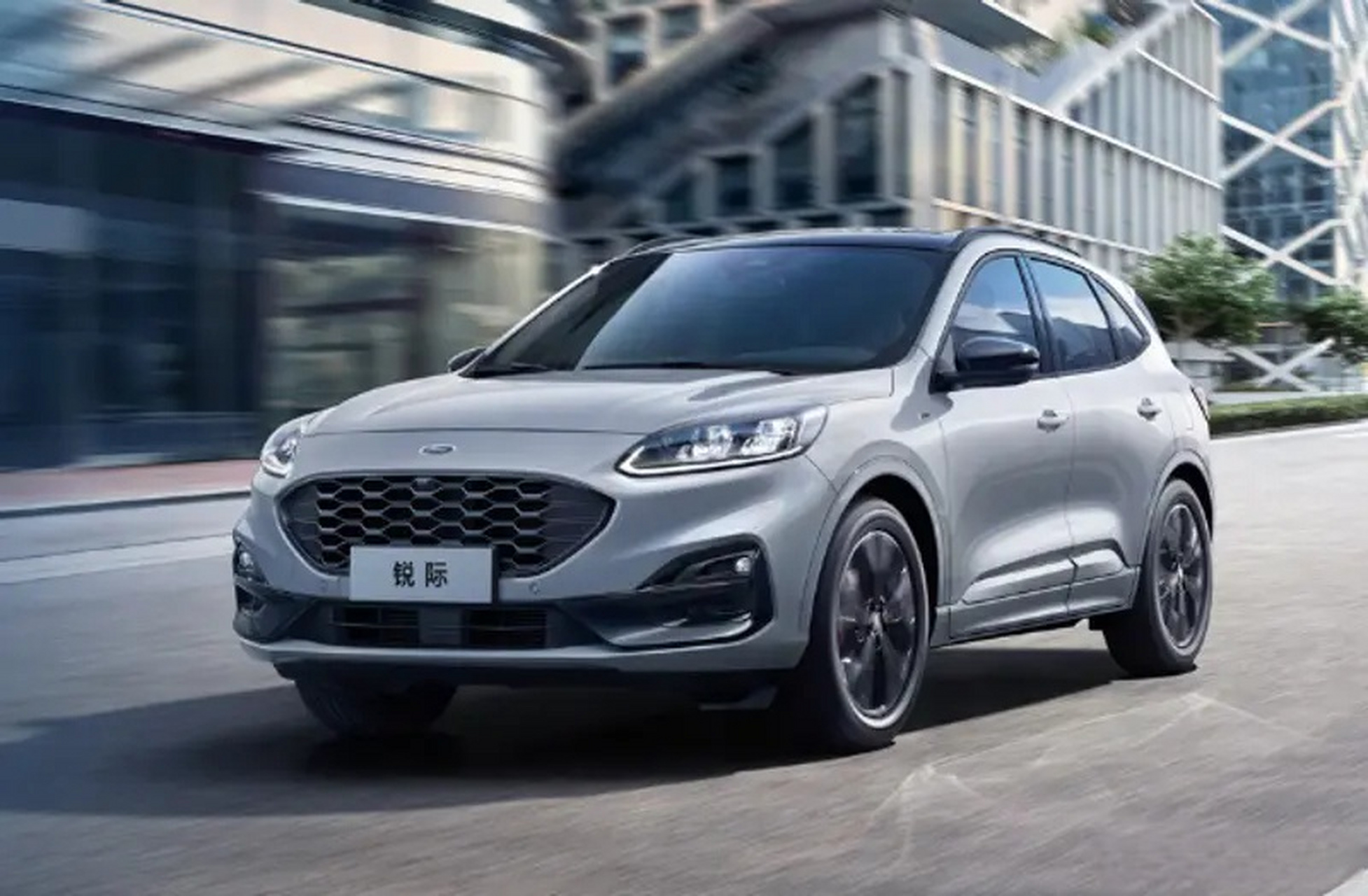 98万元起售  8月3日,2024款福特锐际正式上市,共推出5款车型,售价区间