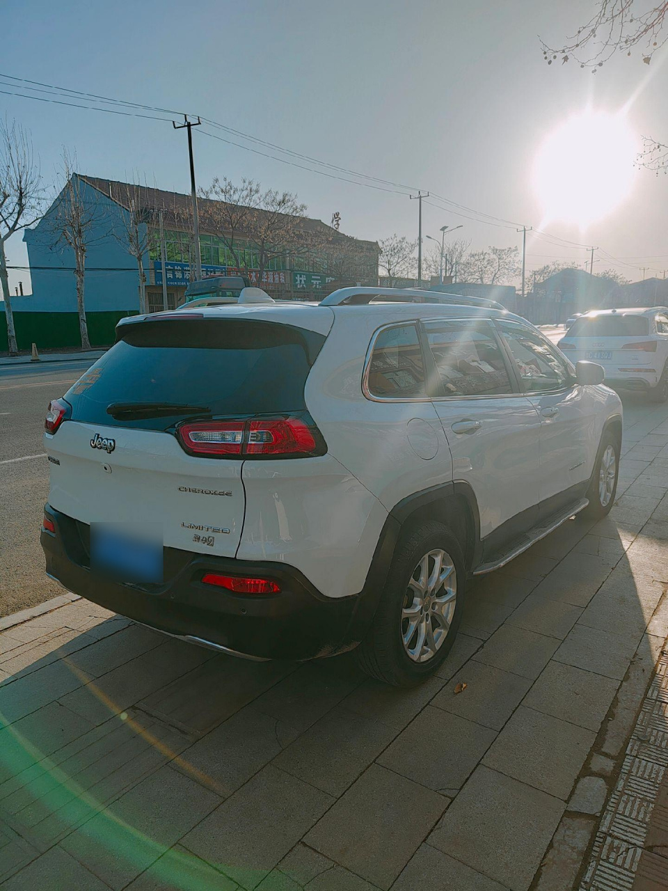 2018年2月jeep自由光 新车指导价219800 潍坊本地车  安全行驶9万公里